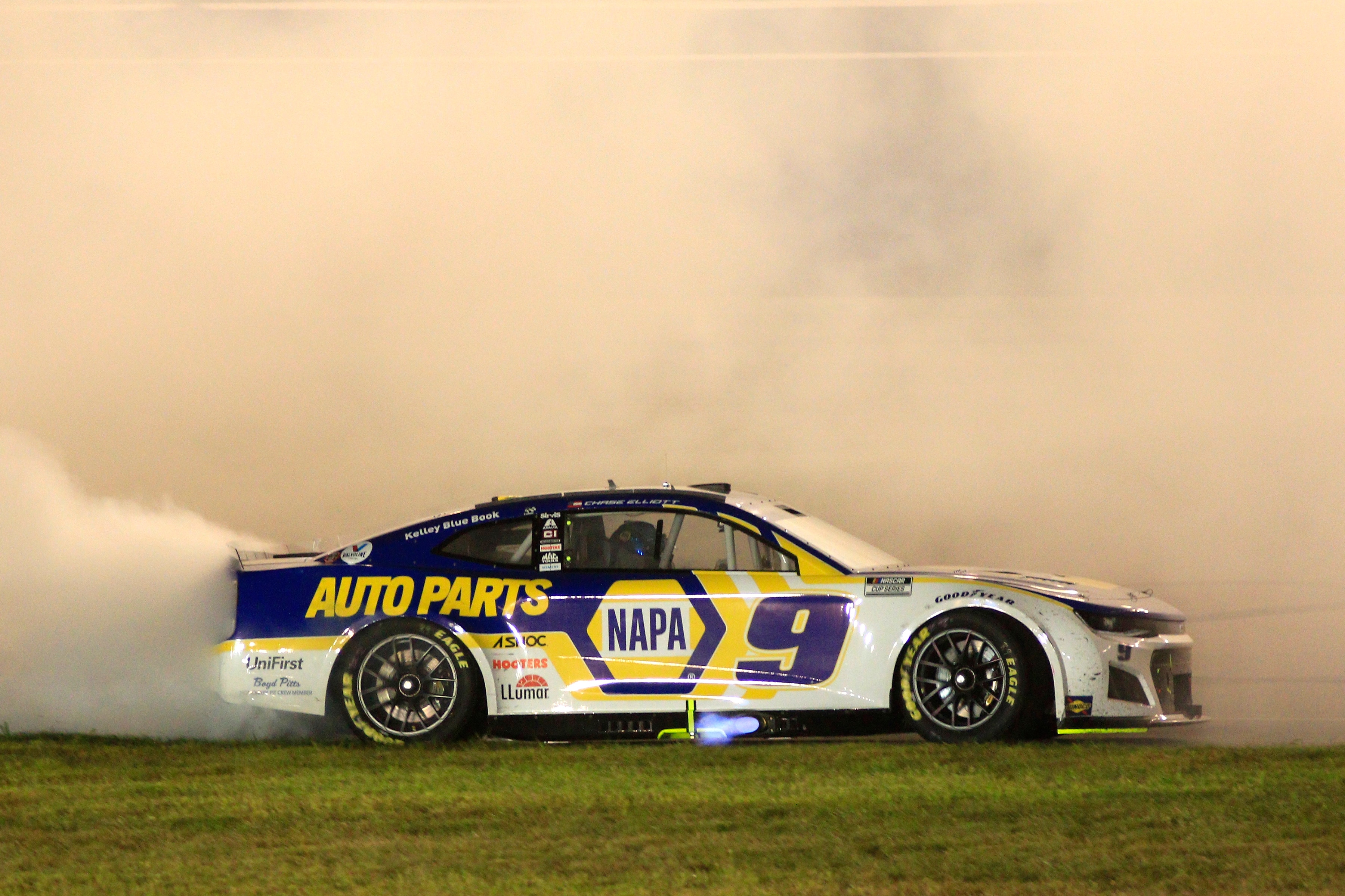 NASHVILLE, TN - JUNE 26: Chase Elliott (#9 Hendrick Motorsports NAPA Auto Parts Chevrolet) celebrates after winning the 2nd annual NASCAR Cup Series Ally 400 on June 26, 2022 at Nashville SuperSpeedway in Nashville, TN. (Photo by Jeff Robinson/Icon Sportswire via Getty Images)