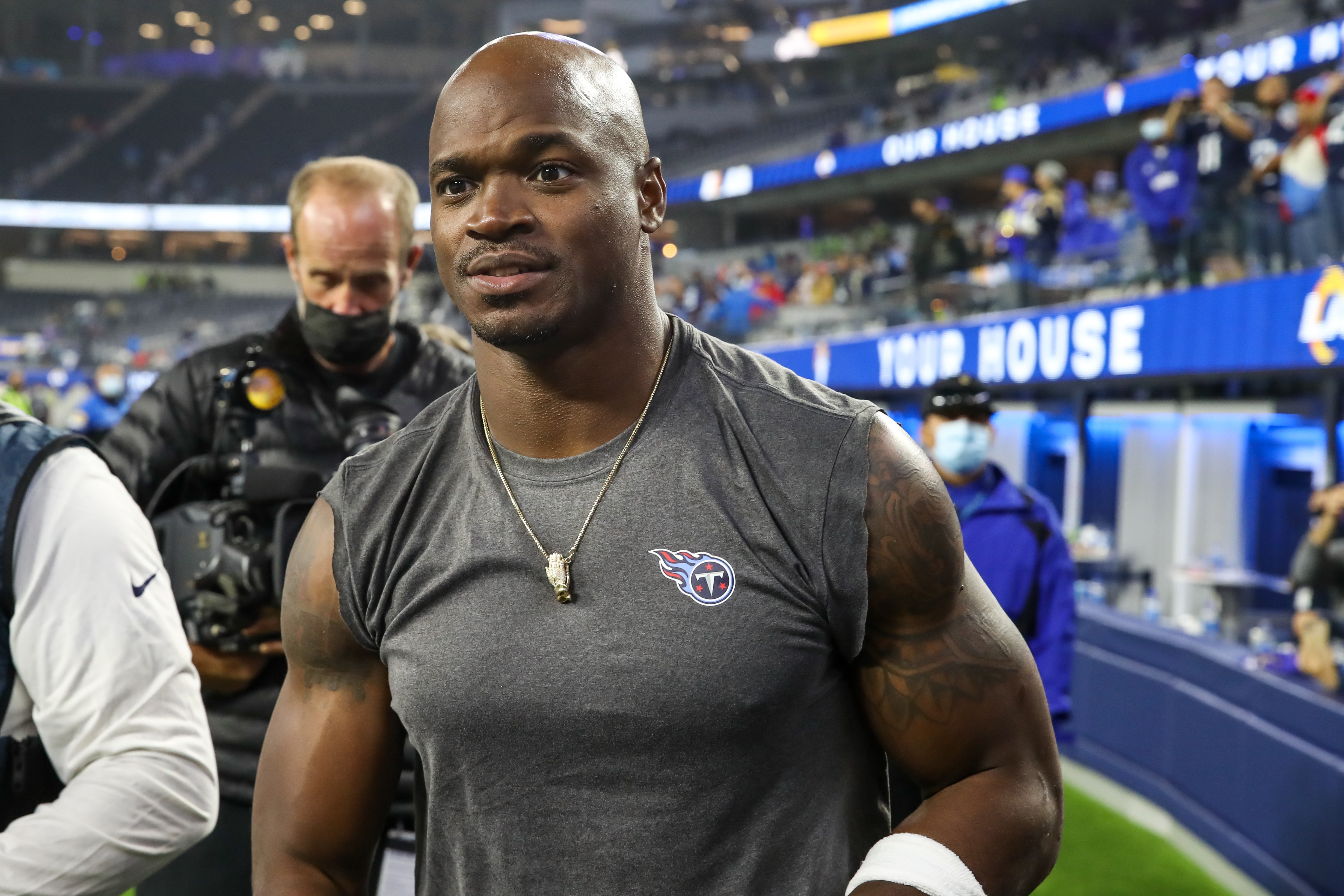 INGLEWOOD, CA - NOVEMBER 7: Tennessee Titans running back Adrian Peterson #8 after the Tennessee Titans game versus the Los Angeles Rams game on November 7, 2021, at Sofi Stadium in Inglewood, CA. (Photo by Jevone Moore/Icon Sportswire via Getty Images)
