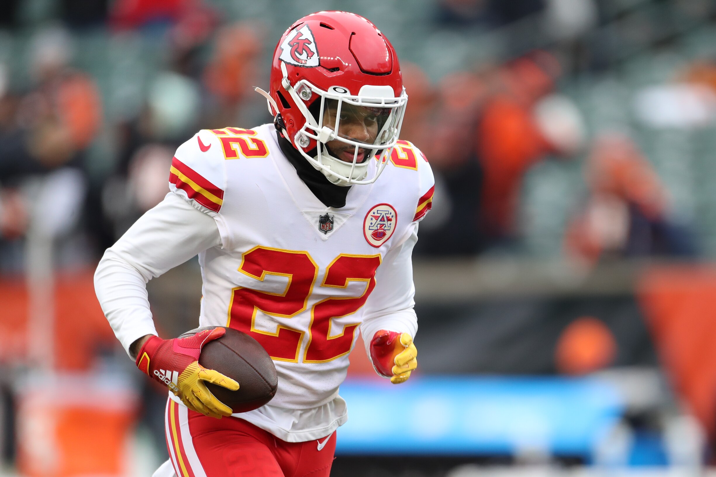CINCINNATI, OH - JANUARY 02: Kansas City Chiefs safety Juan Thornhill (22) warms up before the game against the Kansas City Chiefs and the Cincinnati Bengals on January 2, 2022, at Paul Brown Stadium in Cincinnati, OH. (Photo by Ian Johnson/Icon Sportswire via Getty Images)