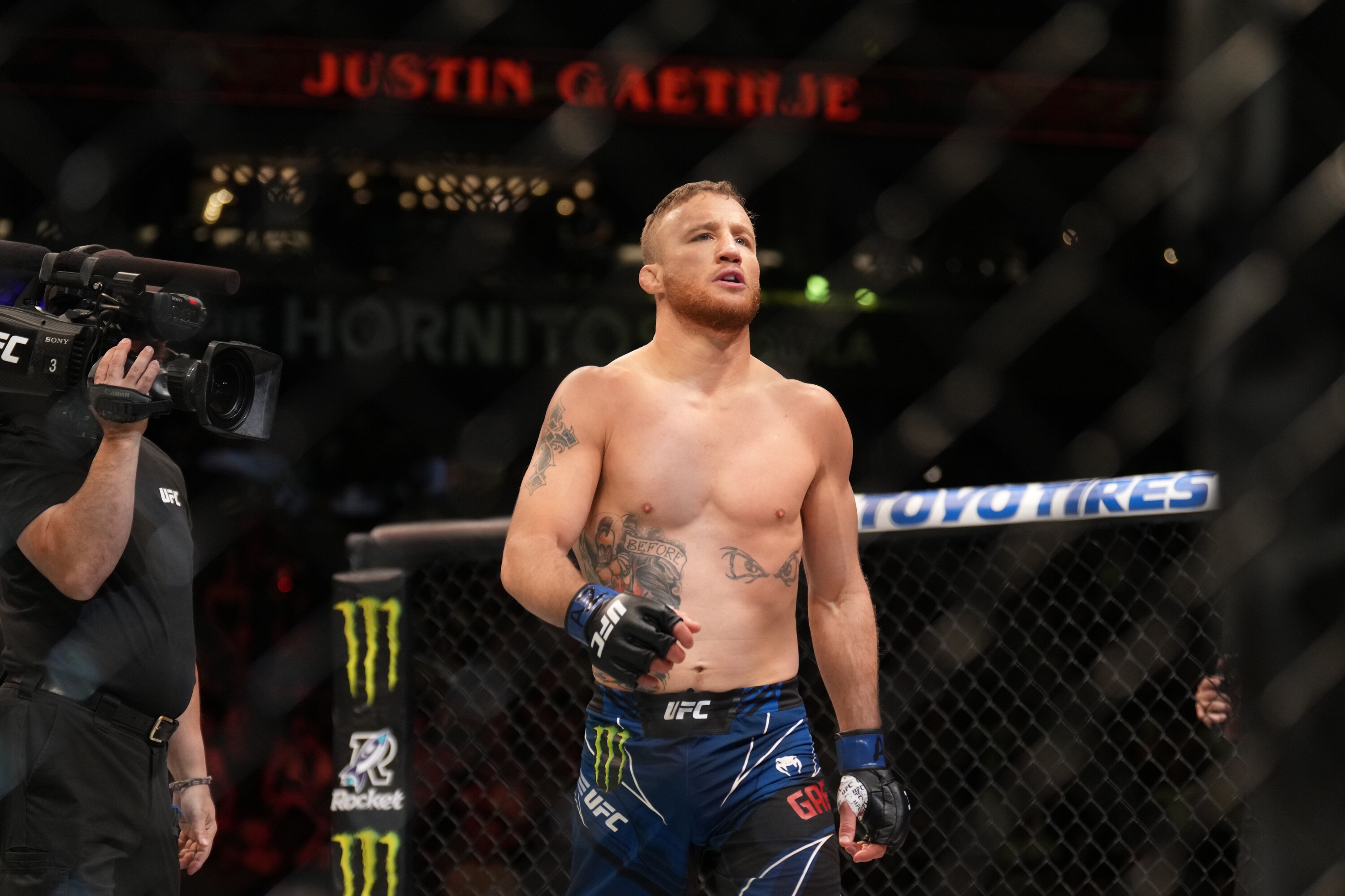 PHOENIX, AZ - MAY 7: Justin Gaethje prepares to fight Charles Oliveira in their Lightweight bout during the UFC 274 event at Footprint Center on May 7, 2022, in Phoenix, Arizona. (Photo by Louis Grasse/PxImages/Icon Sportswire via Getty Images)