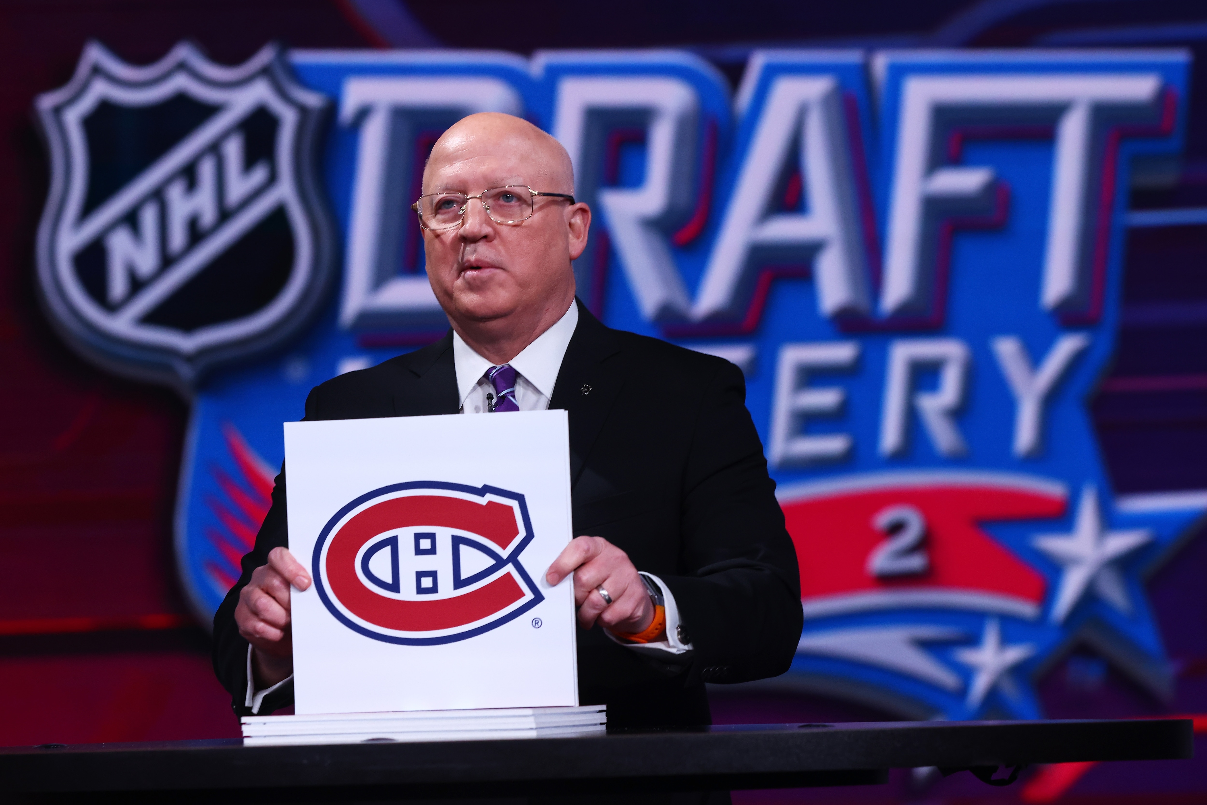 SECAUCUS, NEW JERSEY - MAY 10: National Hockey League Deputy Commissioner Bill Daly announces the Montreal Canadiens #1 overall draft position during the 2022 NHL Draft Lottery on May 10, 2022 at the NHL Network's studio in Secaucus, New Jersey. (Photo by Mike Stobe/NHLI via Getty Images) SECAUCUS, NEW JERSEY - MAY 10: National Hockey League Deputy Commissioner Bill Daly announces the Montreal Canadiens #1 overall draft position during the 2022 NHL Draft Lottery on May 10, 2022 at the NHL Network's studio in Secaucus, New Jersey. (Photo by Mike Stobe/NHLI via Getty Images)