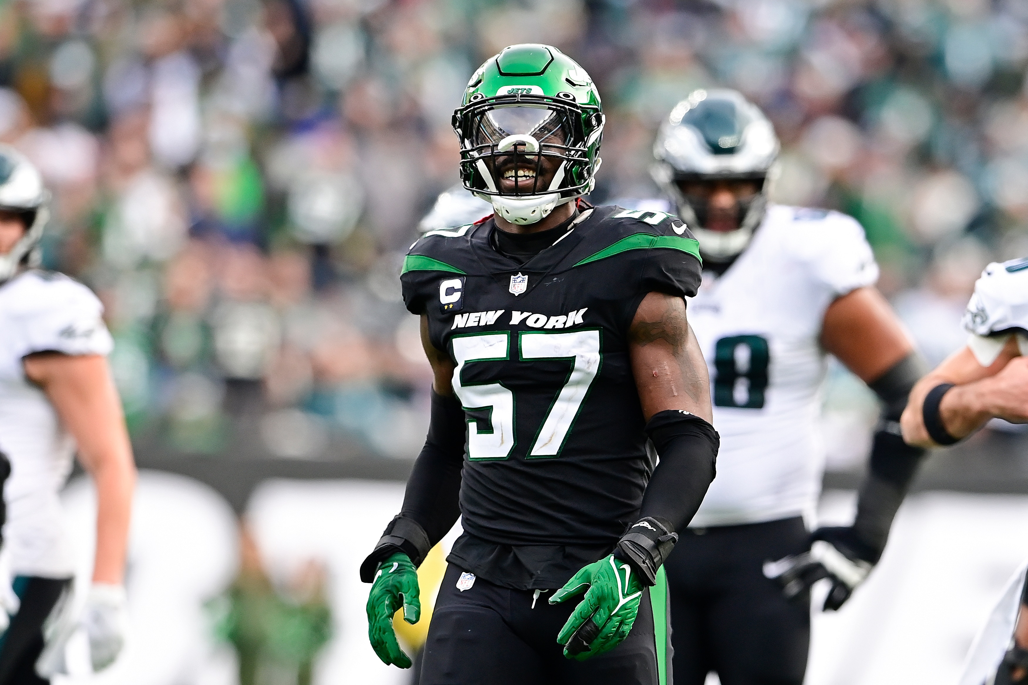 EAST RUTHERFORD, NEW JERSEY - DECEMBER 05:  C.J. Mosley #57 of the New York Jets reacts against the Philadelphia Eagles at MetLife Stadium on December 05, 2021 in East Rutherford, New Jersey. (Photo by Steven Ryan/Getty Images)