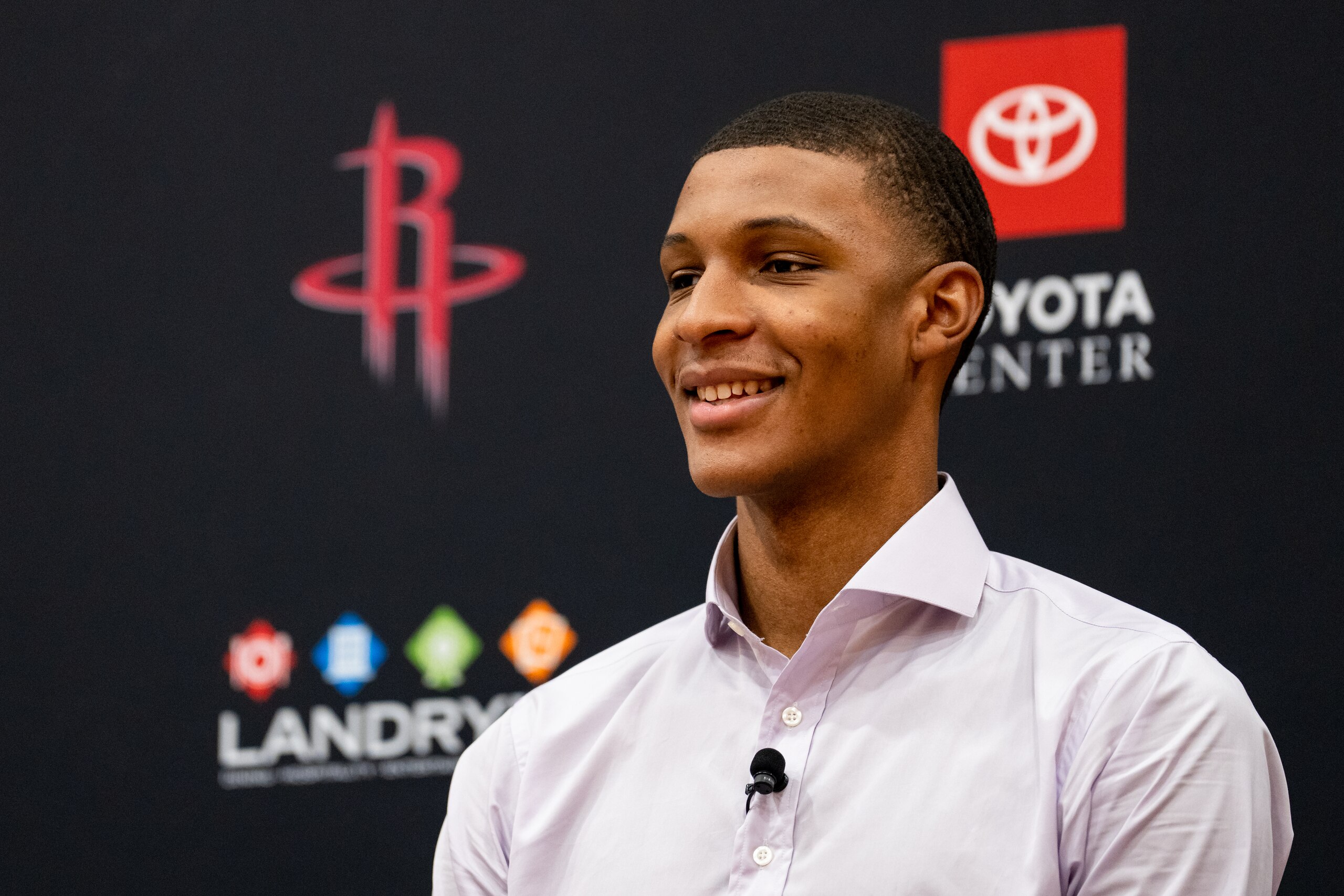 HOUSTON, TX - JUNE 27: Jabari Smith Jr. of the Houston Rockets talks to the media during the Houston Rockets Draft Press Conference on June 27, 2022 at the Toyota Center in Houston, Texas. NOTE TO USER: User expressly acknowledges and agrees that, by downloading and or using this photograph, User is consenting to the terms and conditions of the Getty Images License Agreement. Mandatory Copyright Notice: Copyright 2022 NBAE (Photo by Cato Cataldo/NBAE via Getty Images)