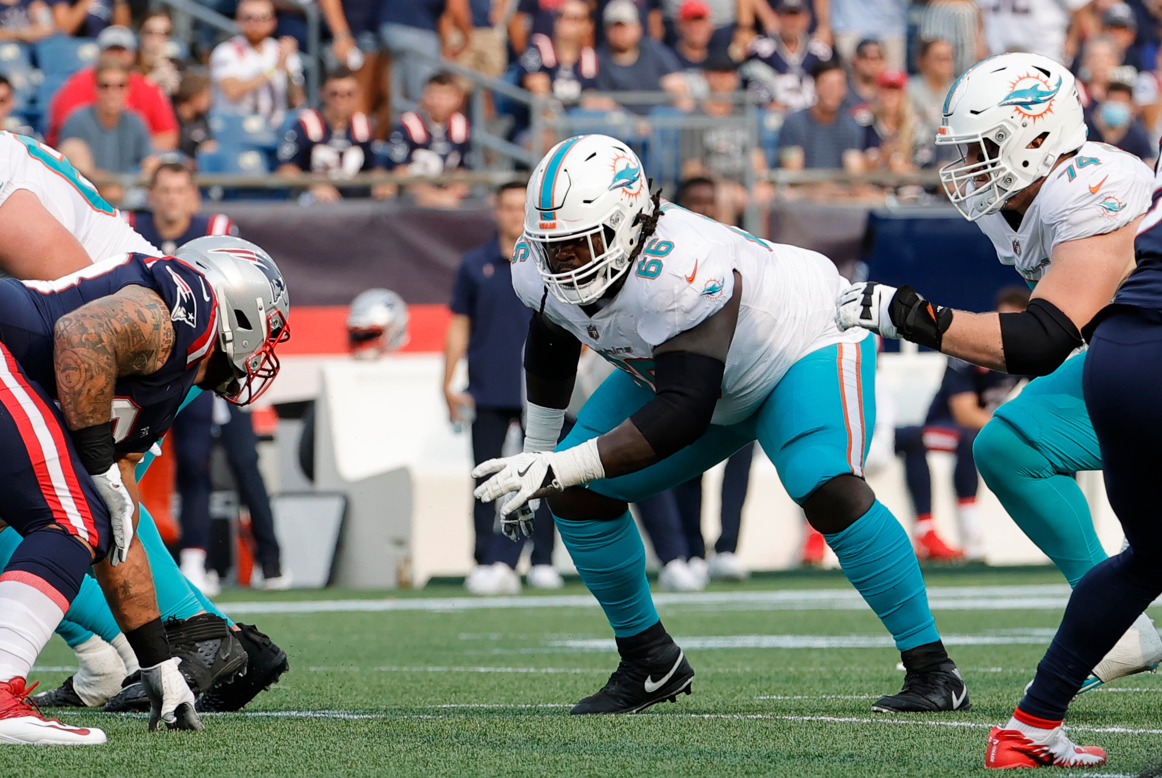 FOXBOROUGH, MA - SEPTEMBER 12: Miami Dolphins guard Solomon Kindley (66) during a game between the New England Patriots and the Miami Dolphins on September 12, 2021, at Gillette Stadium in Foxborough, Massachusetts. (Photo by Fred Kfoury III/Icon Sportswire via Getty Images)