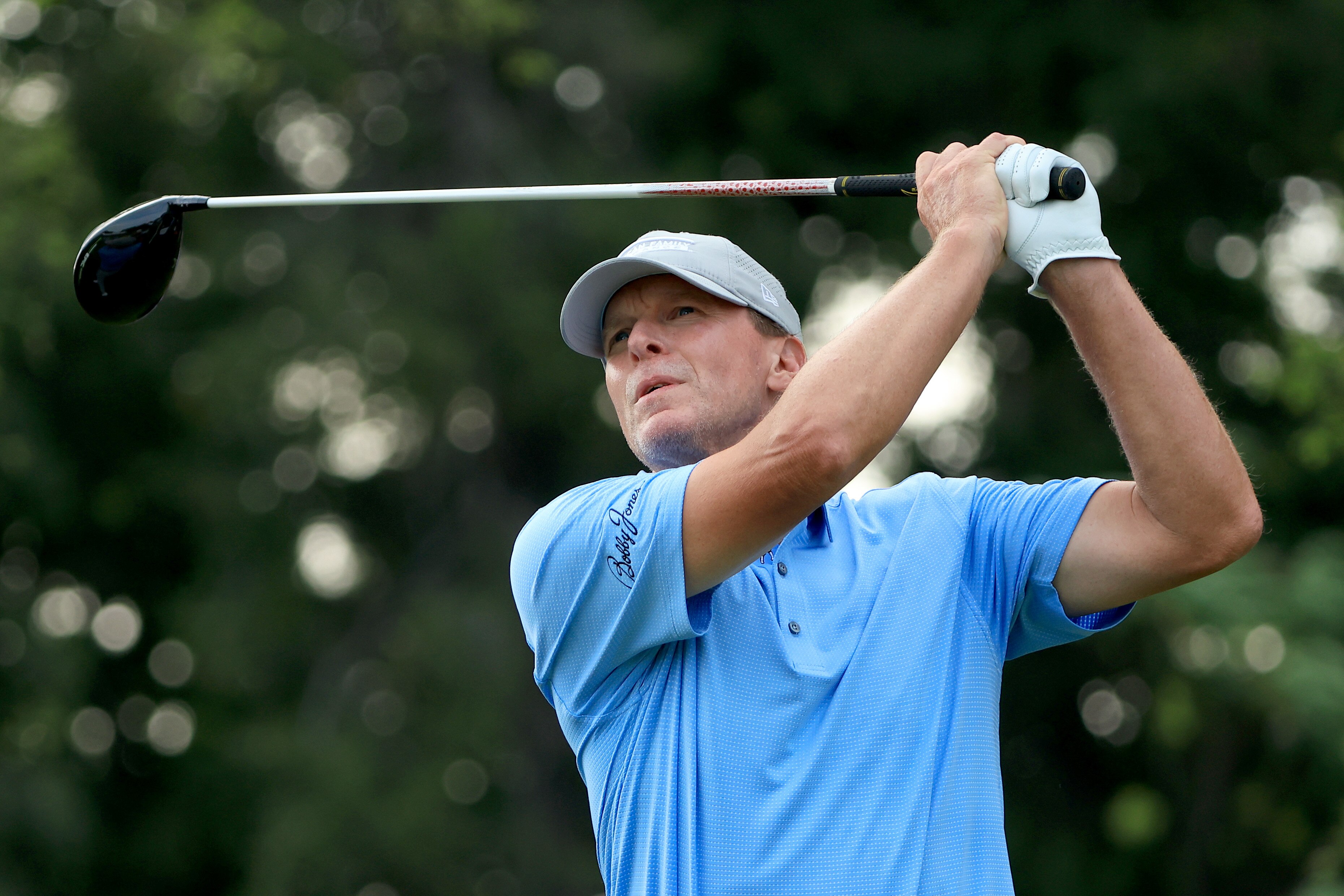 BETHLEHEM, PENNSYLVANIA - JUNE 26: Steve Stricker plays a shot on the 18th hole during the final round of the U.S. Senior Open Championship at Saucon Valley Country Club on June 26, 2022 in Bethlehem, Pennsylvania. (Photo by Sam Greenwood/Getty Images)