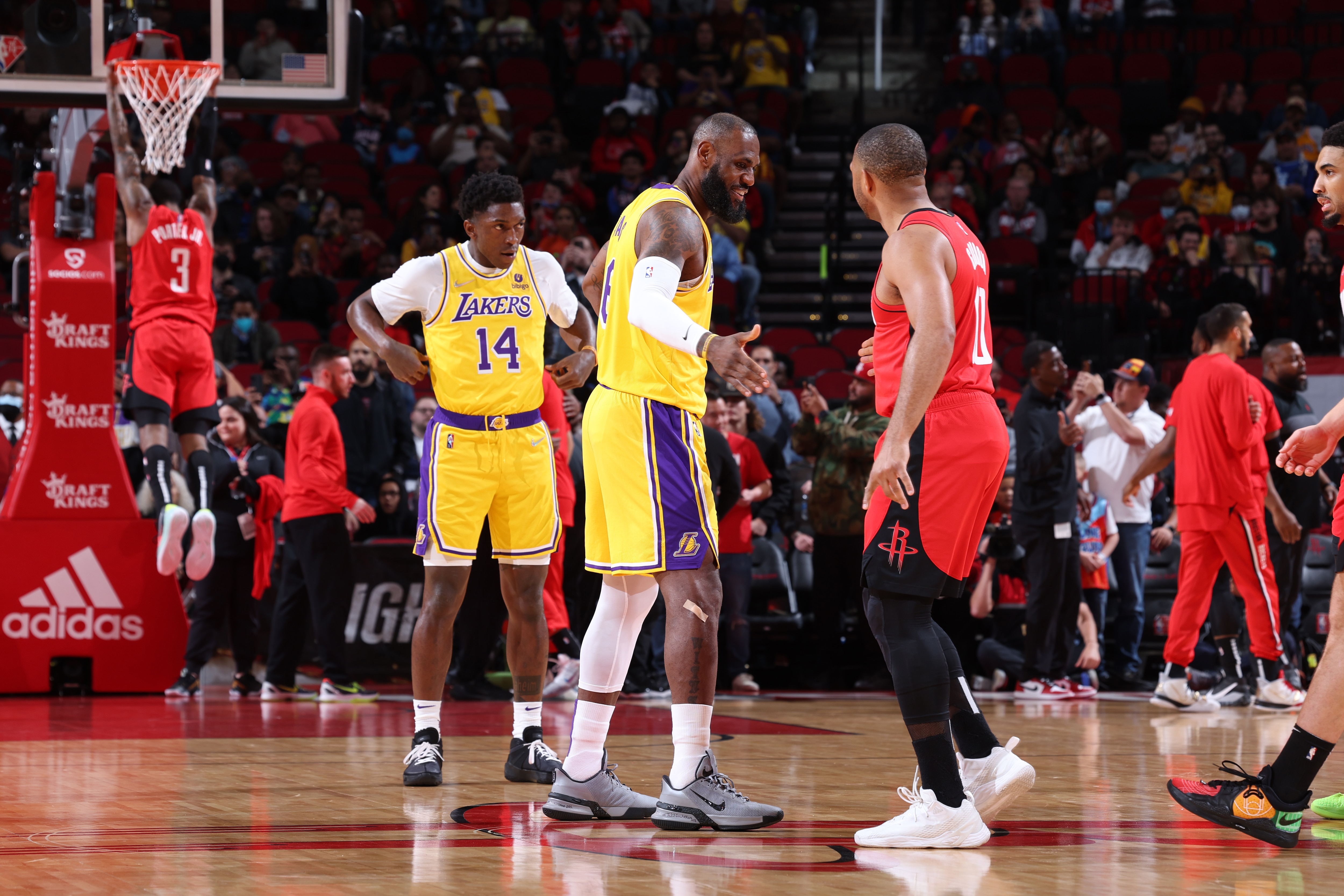 CHICAGO, IL - MARCH 9: LeBron James #6 of the Los Angeles Lakers and Eric Gordon #10 of the Houston Rockets embrace before the game on March 9, 2022 at United Center in Chicago, Illinois. NOTE TO USER: User expressly acknowledges and agrees that, by downloading and or using this photograph, User is consenting to the terms and conditions of the Getty Images License Agreement. Mandatory Copyright Notice: Copyright 2022 NBAE (Photo by Jeff Haynes/NBAE via Getty Images)
