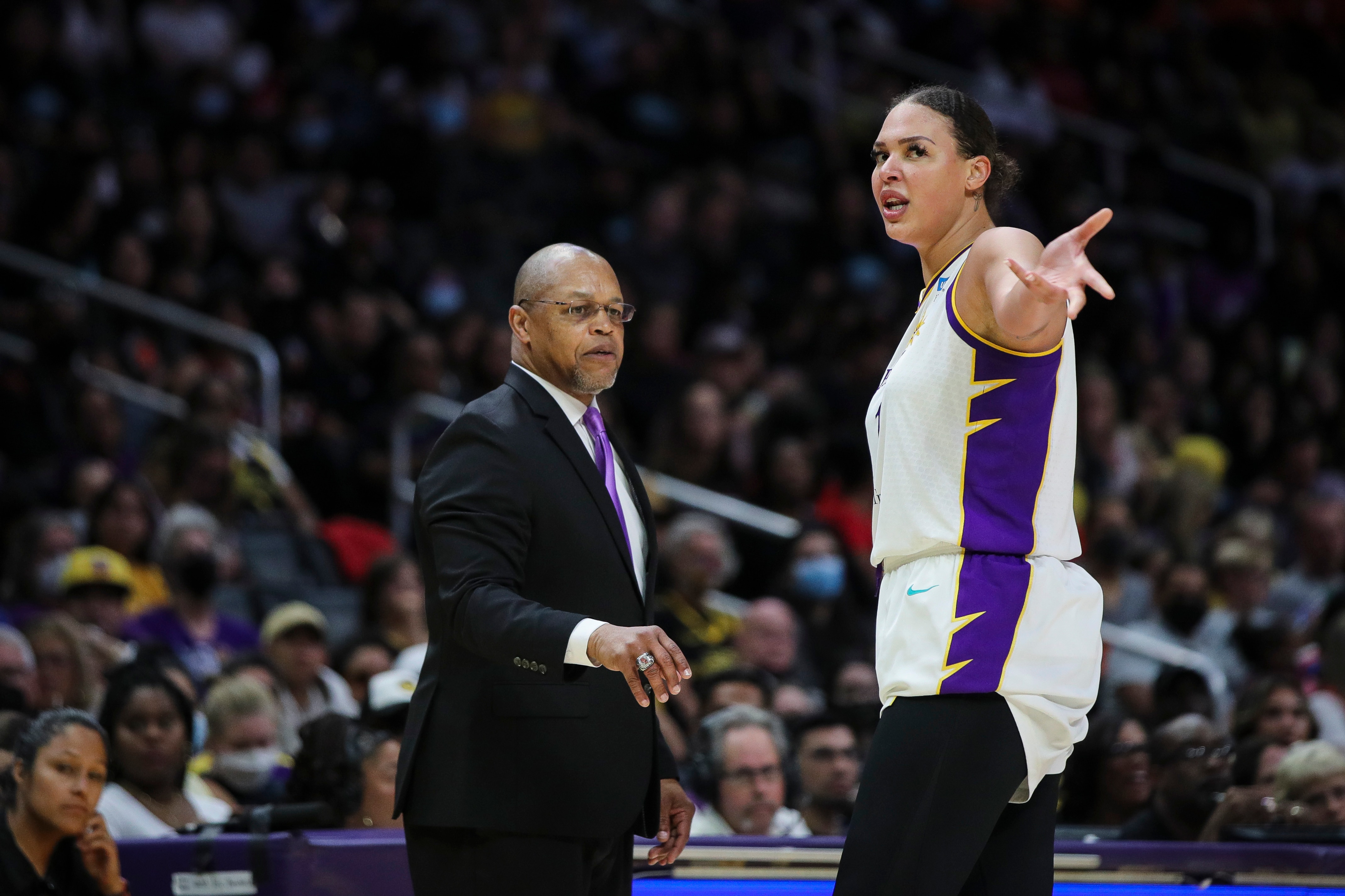 LOS ANGELES, CALIFORNIA - JUNE 11: Center Liz Cambage #1 talks with interim head coach Fred Williams during the game against the Las Vegas Aces at Crypto.com Arena on June 11, 2022 in Los Angeles, California. NOTE TO USER: User expressly acknowledges and agrees that, by downloading and or using this photograph, User is consenting to the terms and conditions of the Getty Images License Agreement. (Photo by Meg Oliphant/Getty Images)