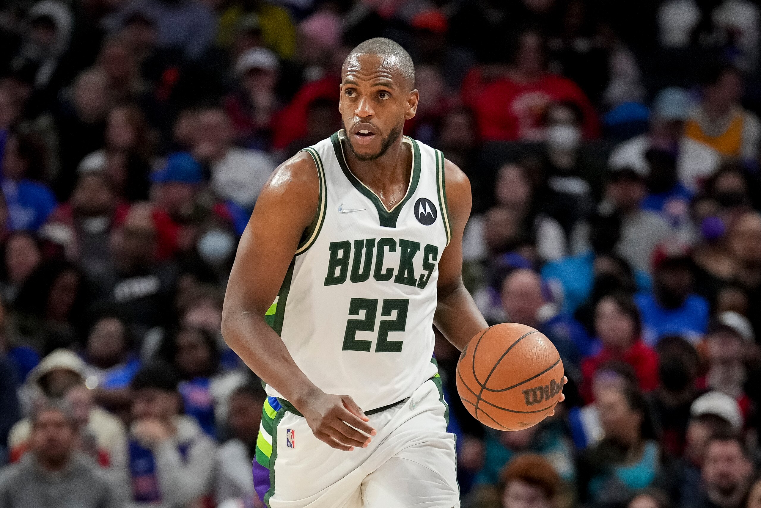 DETROIT, MICHIGAN - APRIL 08: Khris Middleton #22 of the Milwaukee Bucks handles the ball against the Detroit Pistons during the third quarter at Little Caesars Arena on April 08, 2022 in Detroit, Michigan. NOTE TO USER: User expressly acknowledges and agrees that, by downloading and or using this photograph, User is consenting to the terms and conditions of the Getty Images License Agreement. (Photo by Nic Antaya/Getty Images) DETROIT, MICHIGAN - APRIL 08: Khris Middleton #22 of the Milwaukee Bucks handles the ball against the Detroit Pistons during the third quarter at Little Caesars Arena on April 08, 2022 in Detroit, Michigan. NOTE TO USER: User expressly acknowledges and agrees that, by downloading and or using this photograph, User is consenting to the terms and conditions of the Getty Images License Agreement. (Photo by Nic Antaya/Getty Images)