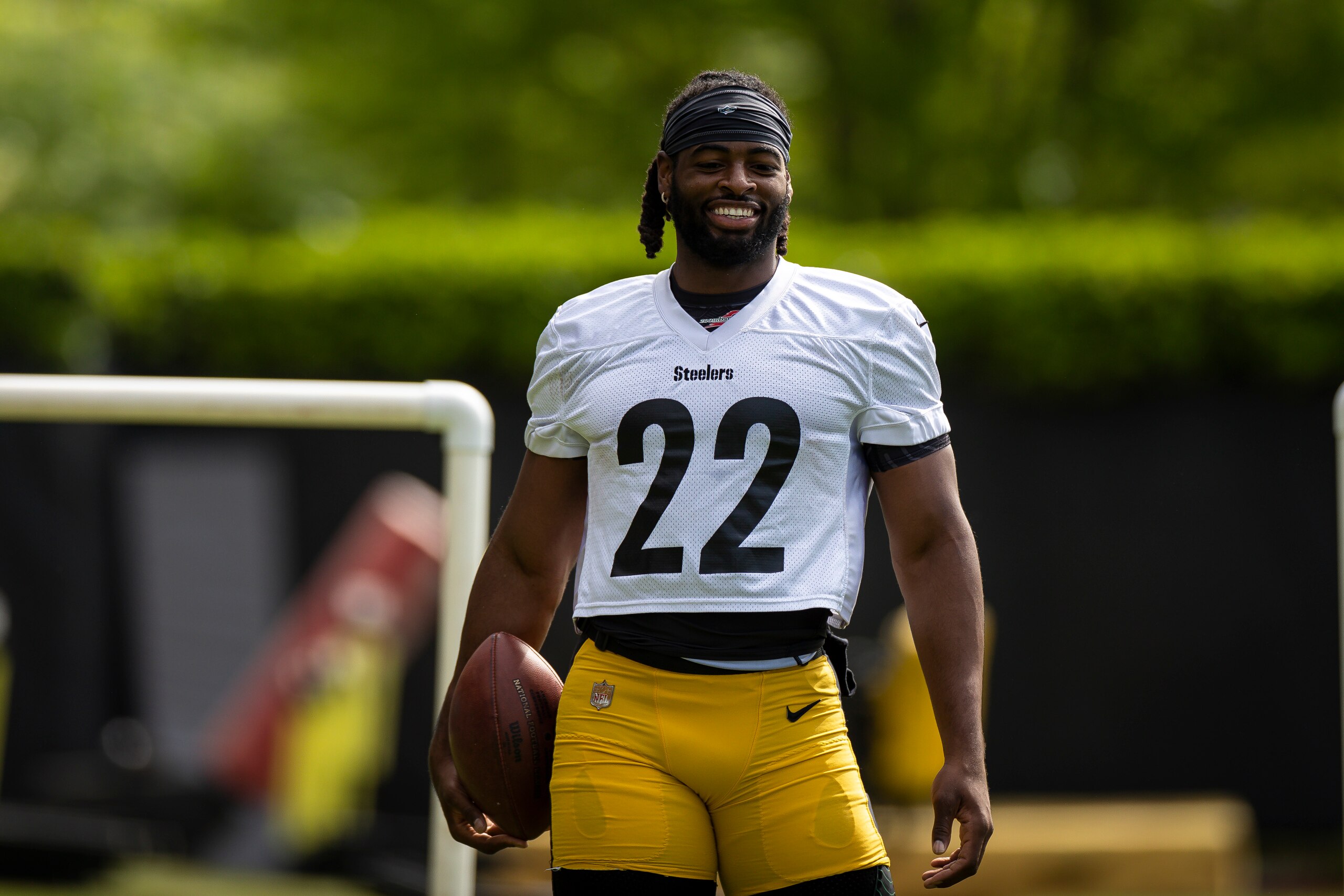PITTSBURGH, PA - MAY 25: Pittsburgh Steelers running back Najee Harris (22) smiles during the team's OTA practice on May 25, 2022, at the Steelers Practice Facility in Pittsburgh, PA. (Photo by Brandon Sloter/Icon Sportswire via Getty Images) PITTSBURGH, PA - MAY 25: Pittsburgh Steelers running back Najee Harris (22) smiles during the team's OTA practice on May 25, 2022, at the Steelers Practice Facility in Pittsburgh, PA. (Photo by Brandon Sloter/Icon Sportswire via Getty Images)