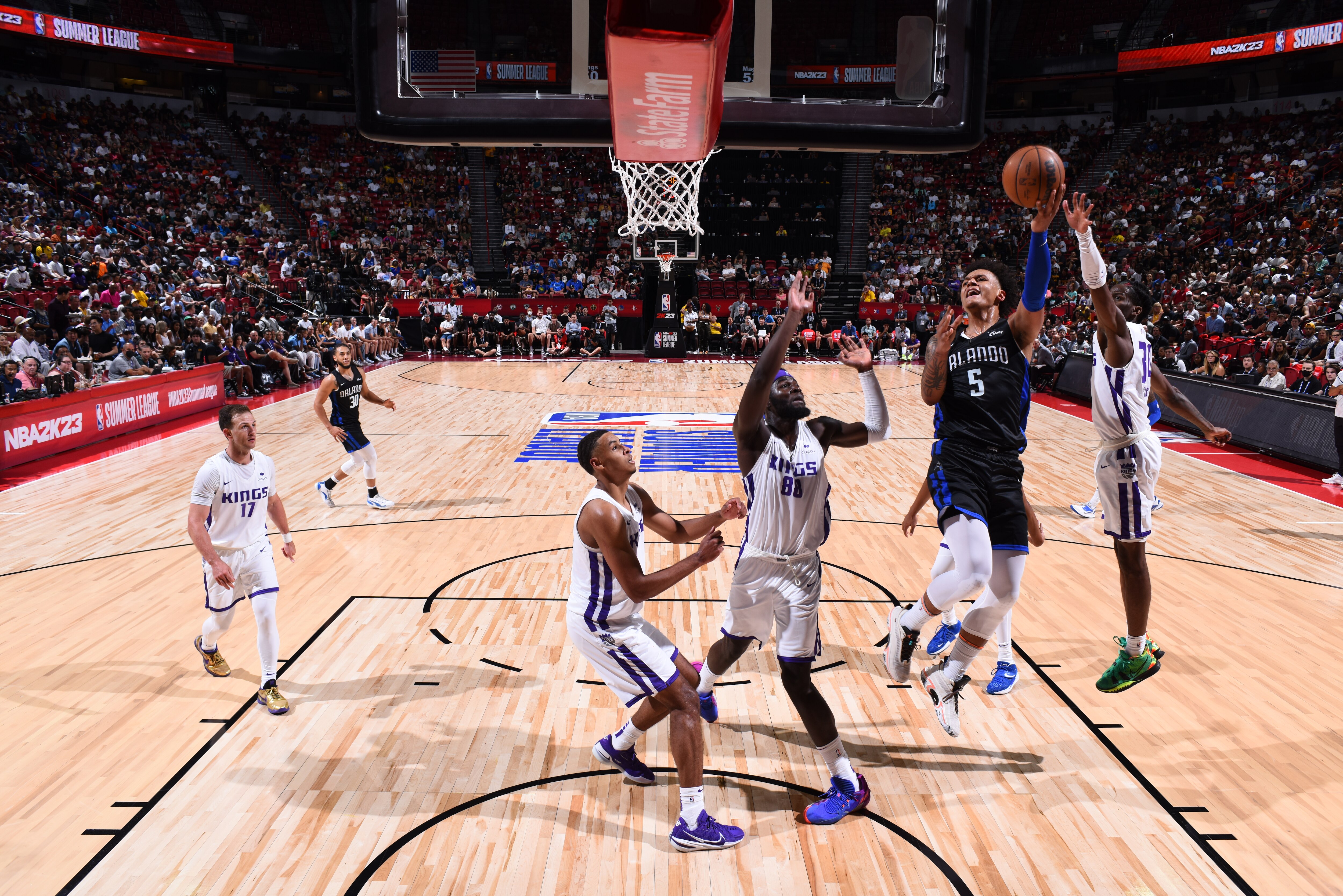 Las Vegas, NV - JULY 9: Paolo Banchero #5 of the Orlando Magic shoots the ball during the game against the Sacramento Kings during the 2022 Las Vegas Summer League on July 9, 2022 at the Thomas & Mack Center in Las Vegas, Nevada. NOTE TO USER: User expressly acknowledges and agrees that, by downloading and/or using this Photograph, user is consenting to the terms and conditions of the Getty Images License Agreement. Mandatory Copyright Notice: Copyright 2022 NBAE (Photo by Bart Young/NBAE via Getty Images)