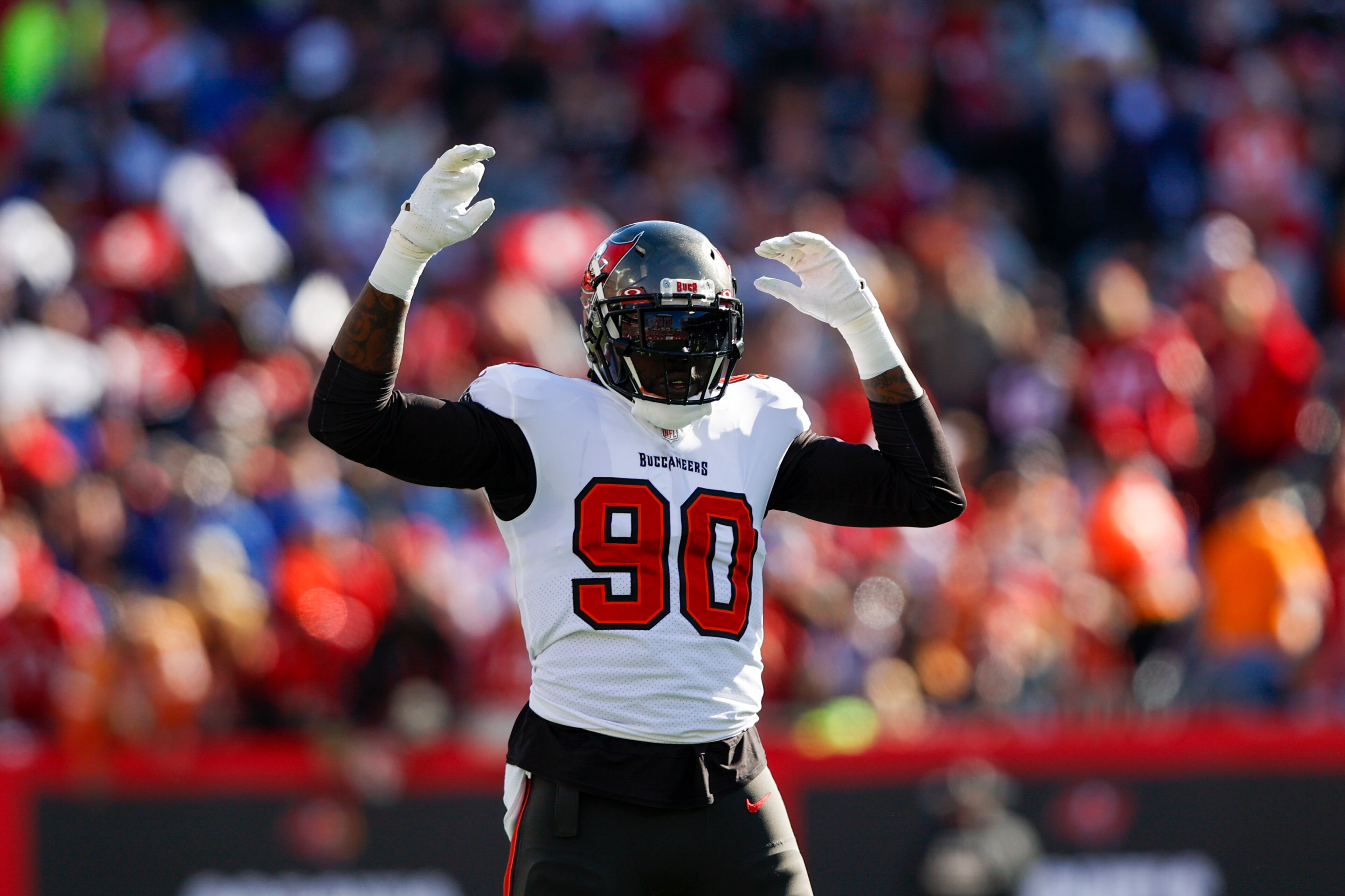 TAMPA, FL - JANUARY 23: Tampa Bay Buccaneers outside linebacker Jason Pierre-Paul (90) during the NFC Divisional playoff game between the Los Angeles Rams and the Tampa Bay Buccaneers on January 23, 2022, at Raymond James Stadium in Tampa , FL. (Photo by Jordon Kelly/Icon Sportswire via Getty Images) TAMPA, FL - JANUARY 23: Tampa Bay Buccaneers outside linebacker Jason Pierre-Paul (90) during the NFC Divisional playoff game between the Los Angeles Rams and the Tampa Bay Buccaneers on January 23, 2022, at Raymond James Stadium in Tampa , FL. (Photo by Jordon Kelly/Icon Sportswire via Getty Images)