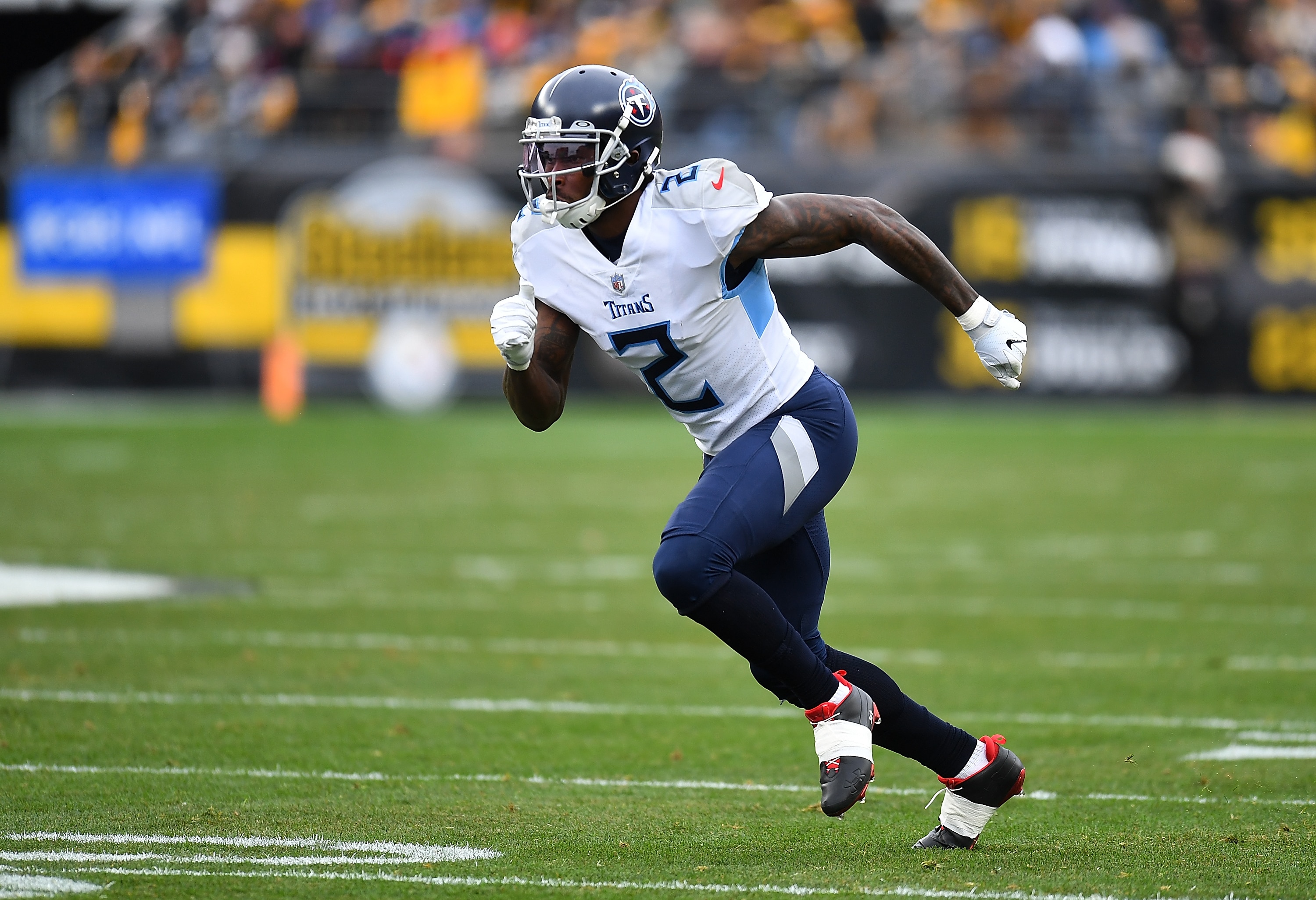 PITTSBURGH, PA - DECEMBER 19:  Julio Jones #2 of the Tennessee Titans in action during the game against the Pittsburgh Steelers at Heinz Field on December 19, 2021 in Pittsburgh, Pennsylvania. (Photo by Joe Sargent/Getty Images)