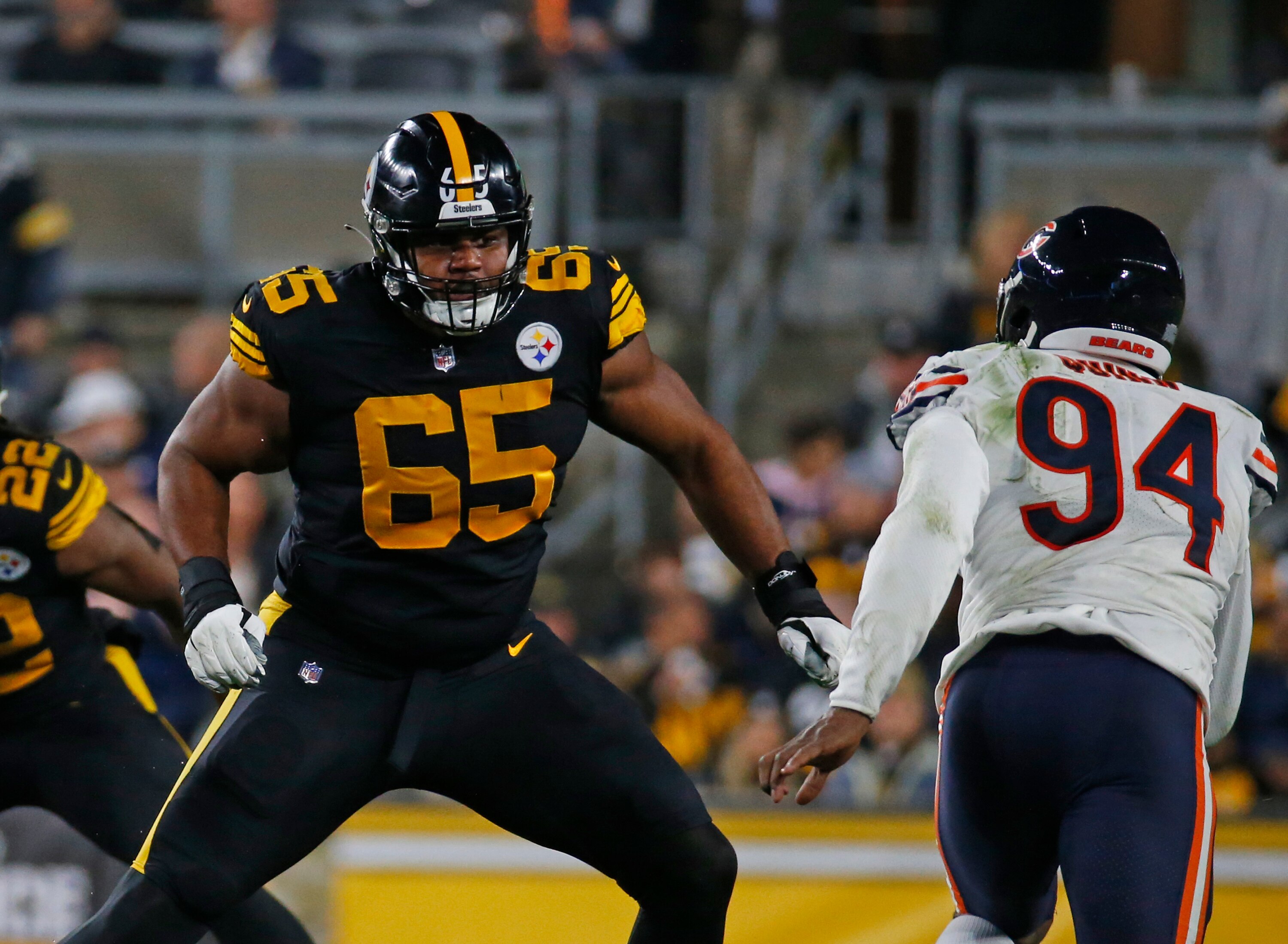 PITTSBURGH, PA - NOVEMBER 08:  Dan Moore Jr. #65 of the Pittsburgh Steelers in action on against the Chicago Bears on November 8, 2021 at Heinz Field in Pittsburgh, Pennsylvania.  (Photo by Justin K. Aller/Getty Images)