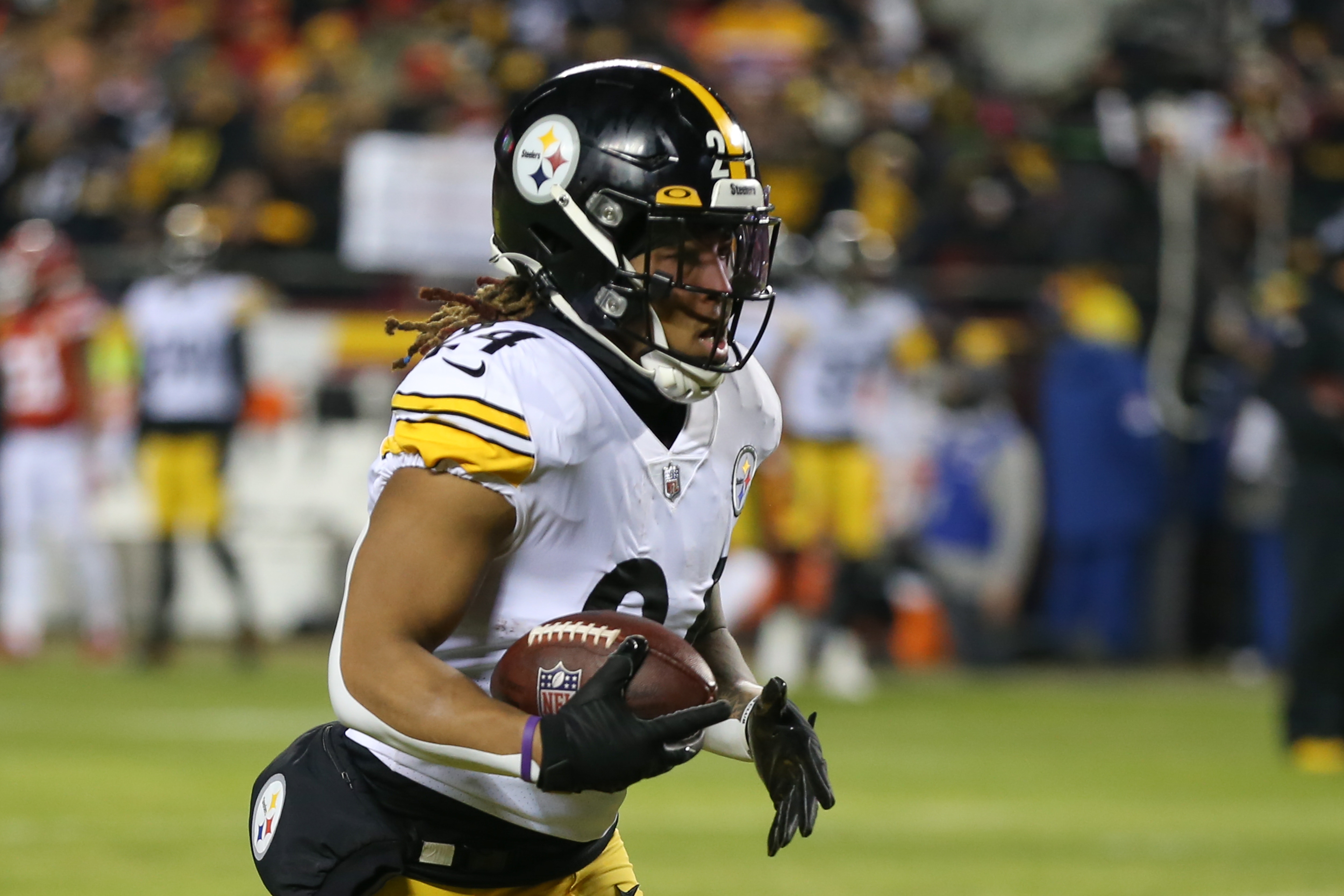 KANSAS CITY, MO - JANUARY 16: Pittsburgh Steelers running back Benny Snell (24) before an AFC wild card playoff game between the Pittsburgh Steelers and Kansas City Chiefs on Jan 16, 2022 at GEHA Field at Arrowhead Stadium in Kansas City, MO. (Photo by Scott Winters/Icon Sportswire via Getty Images)