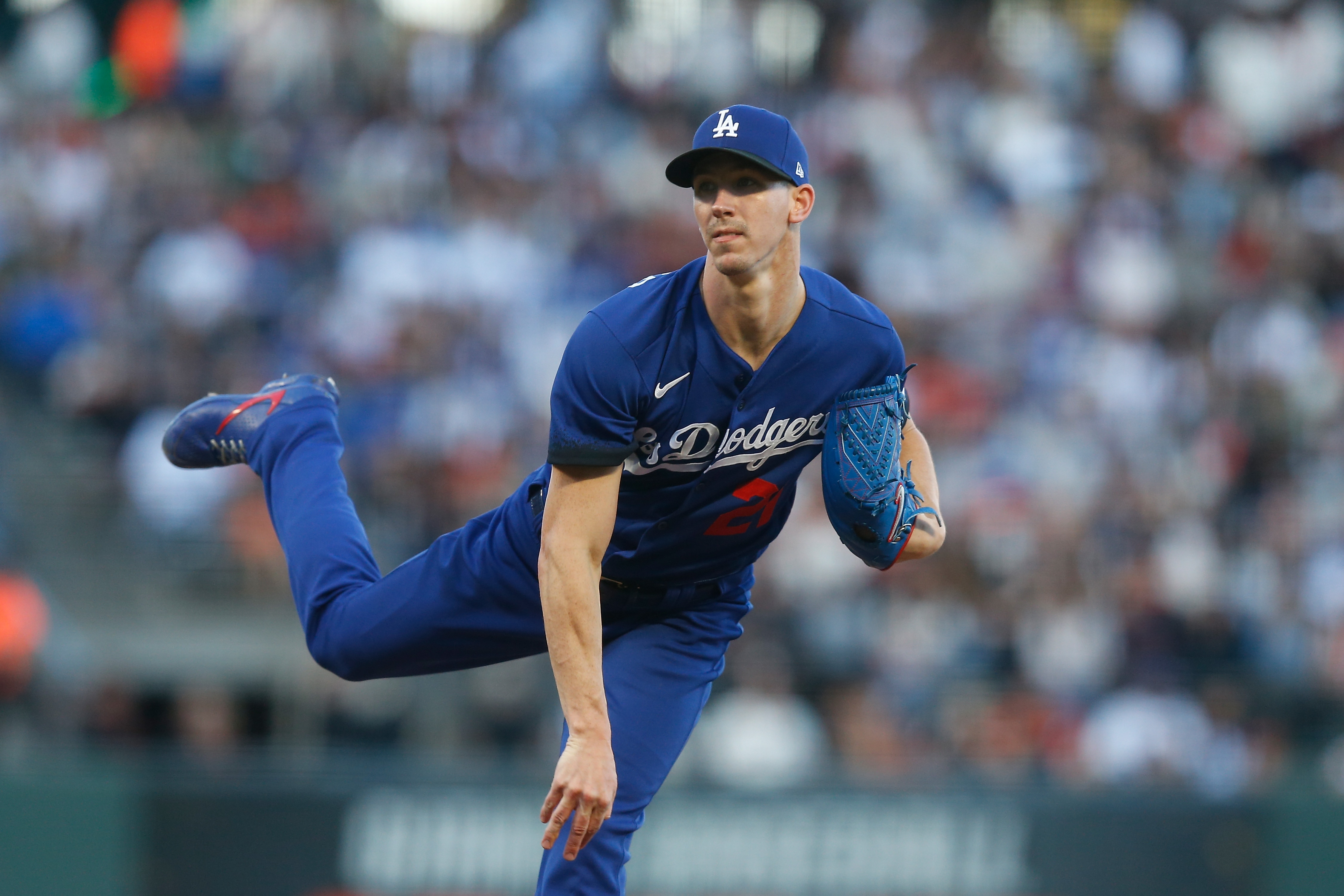 SAN FRANCISCO, CALIFORNIA - JUNE 10: Walker Buehler #21 of the Los Angeles Dodgers pitches against the San Francisco Giants at Oracle Park on June 10, 2022 in San Francisco, California. (Photo by Lachlan Cunningham/Getty Images)