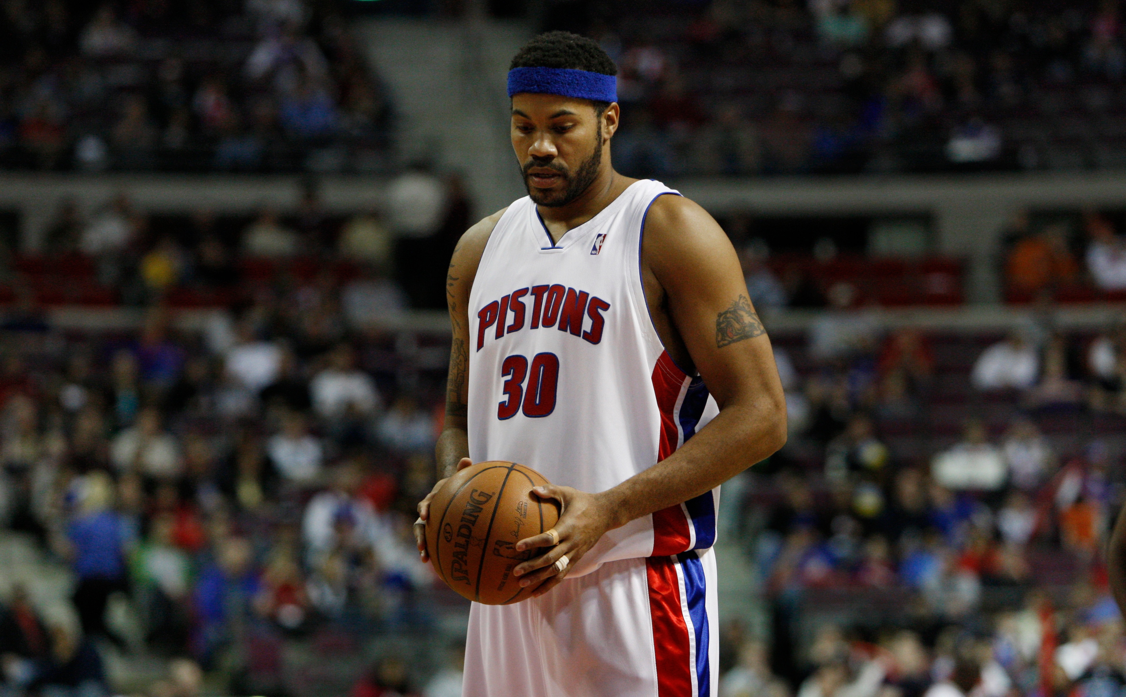 Detroit Pistons forward Rasheed Wallace plays against the Golden State Warriors in the third quarter of an NBA basketball game in Auburn Hills, Mich., Friday, March 6, 2009. Detroit won 108-91. (AP Photo/Paul Sancya)