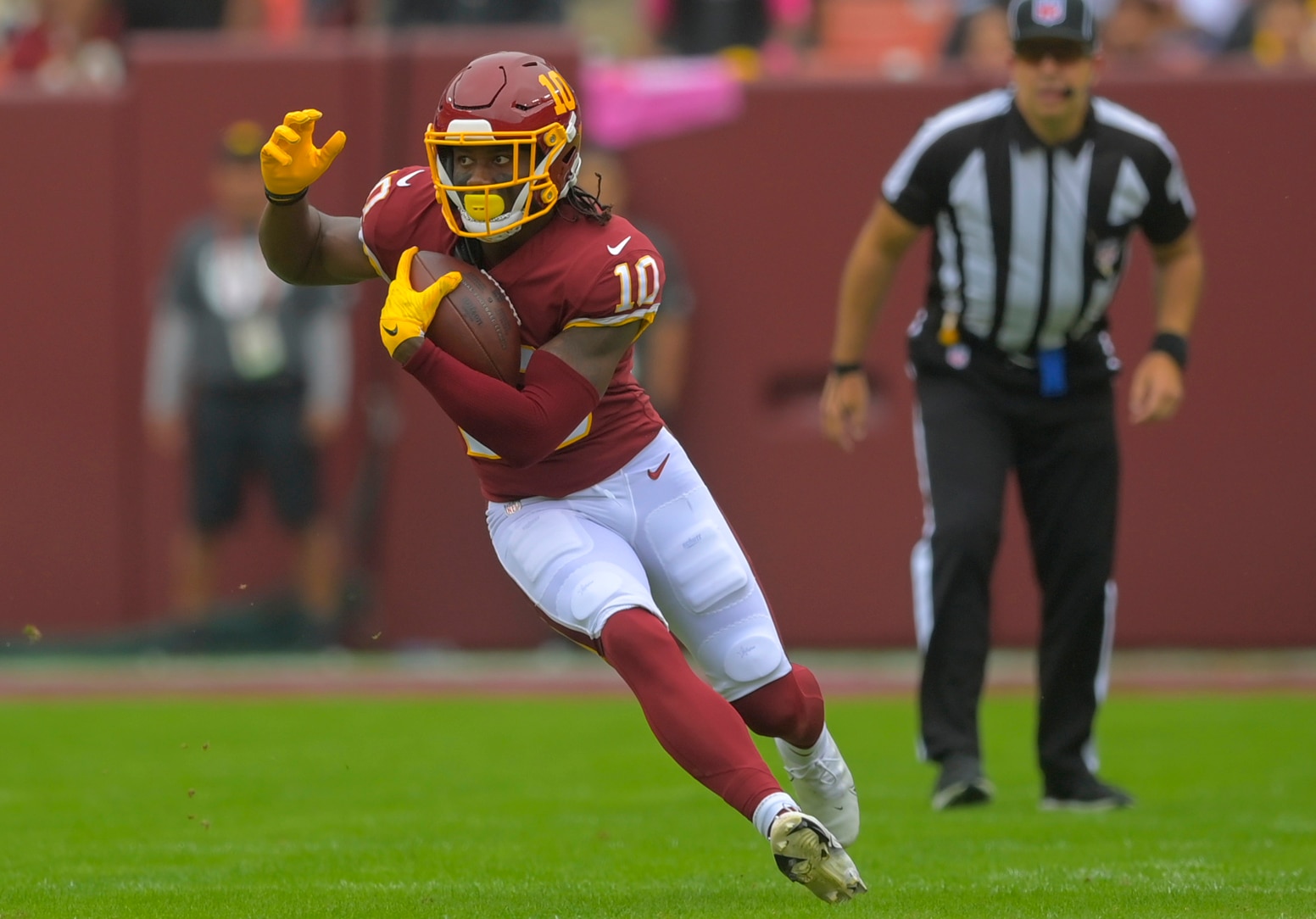 LANDOVER, MD - OCTOBER 10:  Washington Football Team wide receiver Curtis Samuel (10) during the New Orleans Saints defeat of the Washington Football Team 33-22 at FedEx Field on October 10, 2021. (Photo by John McDonnell/The Washington Post via Getty Images)