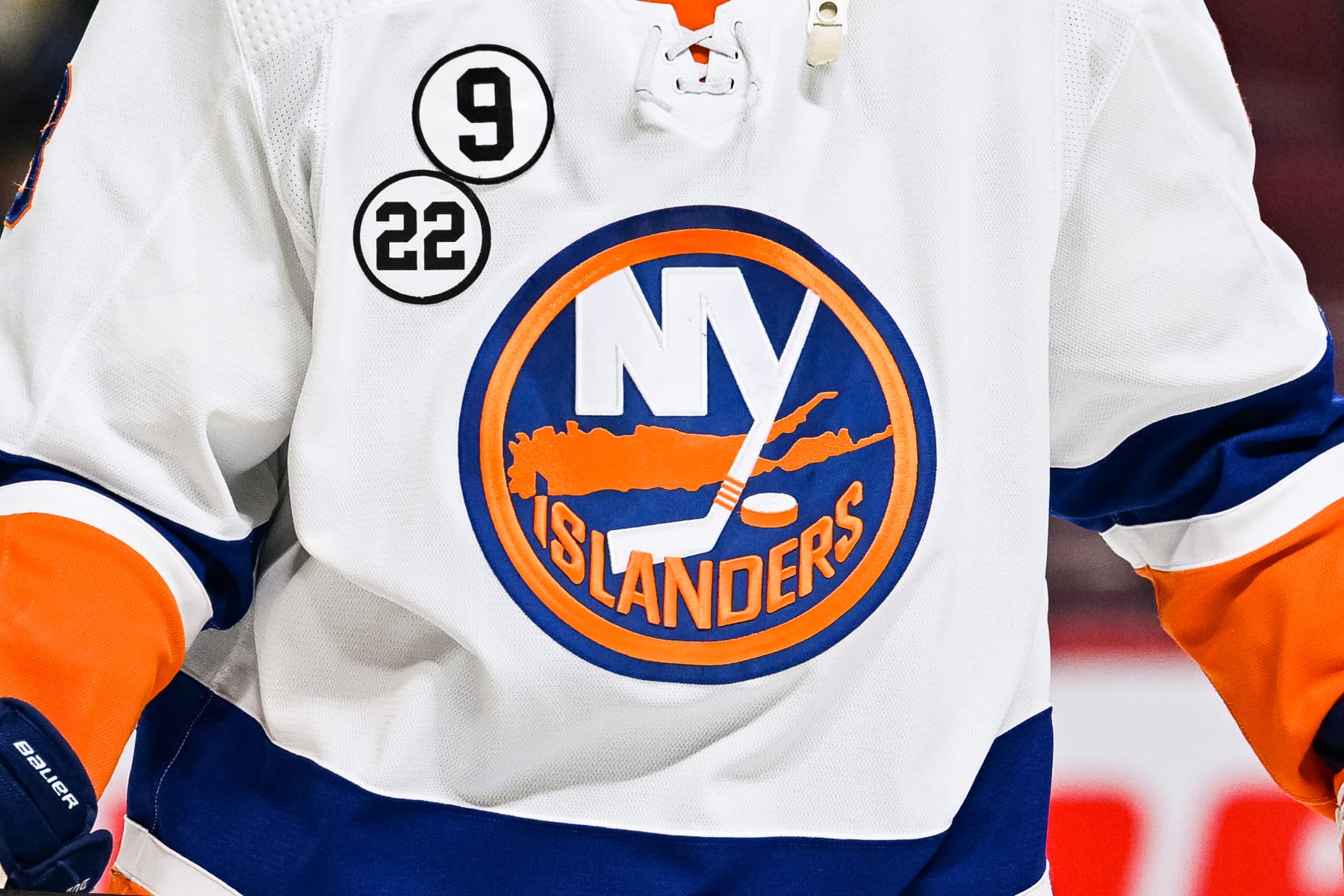 MONTREAL, QC - APRIL 15: View of a New York Islanders logo on a jersey worn by a member of the team during the New York Islanders versus the Montreal Canadiens game on April 15, 2022 at Bell Centre in Montreal, QC (Photo by David Kirouac/Icon Sportswire via Getty Images)