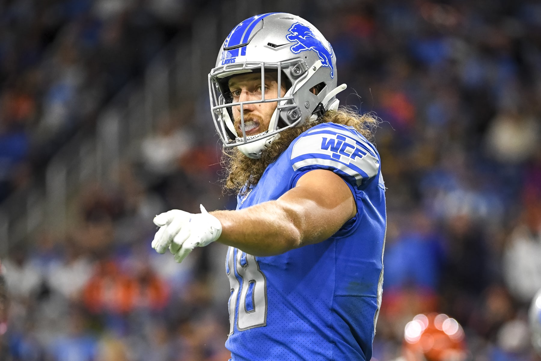 DETROIT, MICHIGAN - OCTOBER 17: T.J. Hockenson #88 of the Detroit Lions lines up against the line of scrimmage against the Cincinnati Bengals during the second quarter at Ford Field on October 17, 2021 in Detroit, Michigan. (Photo by Nic Antaya/Getty Images)