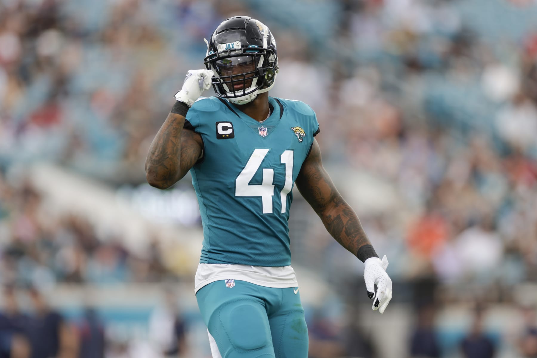 JACKSONVILLE, FL - DECEMBER 19: Jacksonville Jaguars outside linebacker Josh Allen (41) during the game between the Houston Texans and the Jacksonville Jaguars on December 19, 2021 at TIAA Bank Field in Jacksonville, Fl. (Photo by David Rosenblum/Icon Sportswire via Getty Images)