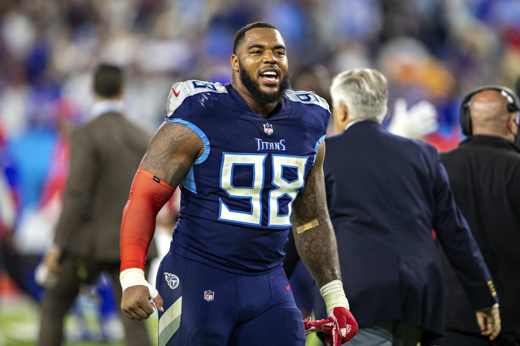 NASHVILLE, TENNESSEE - OCTOBER 18:  Jeffery Simmons #98 of the Tennessee Titans celebrates the win at the end of a game against the Buffalo Bills at Nissan Stadium on October 18, 2021 in Nashville, Tennessee.  The Titans defeated the Bills 34-31.  (Photo by Wesley Hitt/Getty Images)