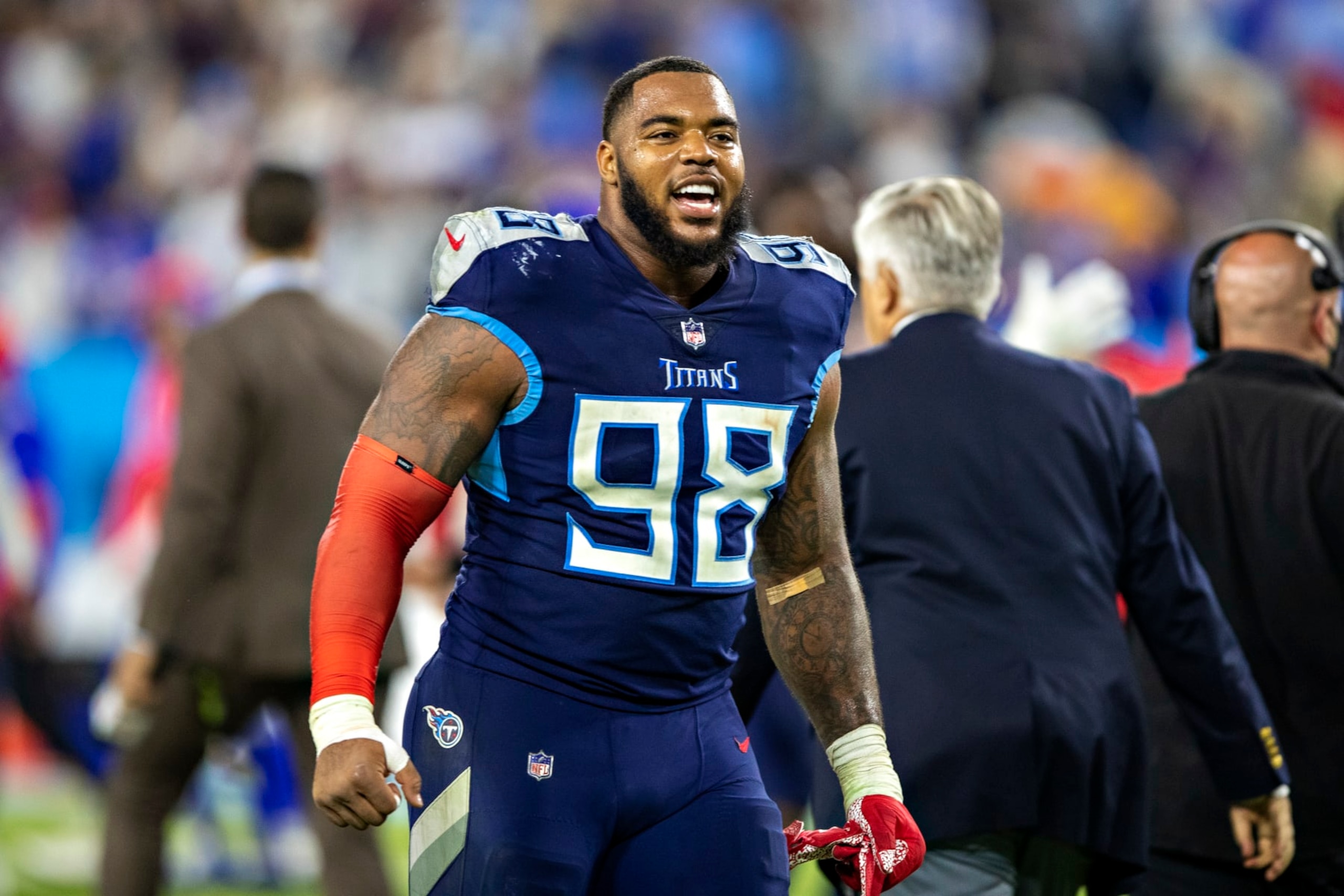 NASHVILLE, TENNESSEE - OCTOBER 18: Jeffery Simmons #98 of the Tennessee Titans celebrates the win at the end of a game against the Buffalo Bills at Nissan Stadium on October 18, 2021 in Nashville, Tennessee. The Titans defeated the Bills 34-31. (Photo by Wesley Hitt/Getty Images) NASHVILLE, TENNESSEE - OCTOBER 18: Jeffery Simmons #98 of the Tennessee Titans celebrates the win at the end of a game against the Buffalo Bills at Nissan Stadium on October 18, 2021 in Nashville, Tennessee. The Titans defeated the Bills 34-31. (Photo by Wesley Hitt/Getty Images)
