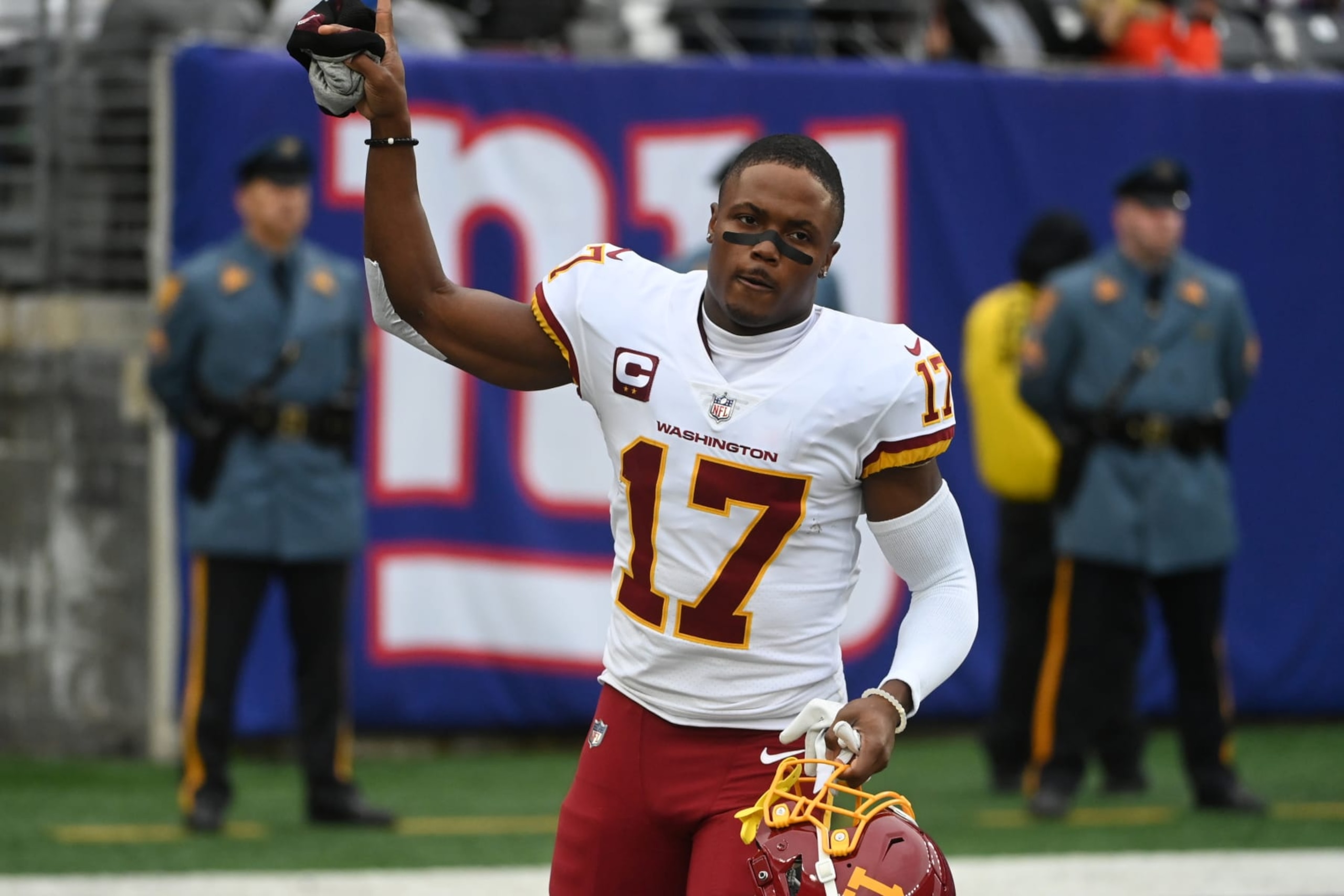 EAST RUTHERFORD, NJ - JANUARY 9: Washington Football Team wide receiver Terry McLaurin (17) waves to fans as he takes the field before the game between the Washington Football Team and the New York Giants at MetLife Stadium on Sunday, January 9, 2022. (Photo by Jonathan Newton/The Washington Post via Getty Images) EAST RUTHERFORD, NJ - JANUARY 9: Washington Football Team wide receiver Terry McLaurin (17) waves to fans as he takes the field before the game between the Washington Football Team and the New York Giants at MetLife Stadium on Sunday, January 9, 2022. (Photo by Jonathan Newton/The Washington Post via Getty Images)
