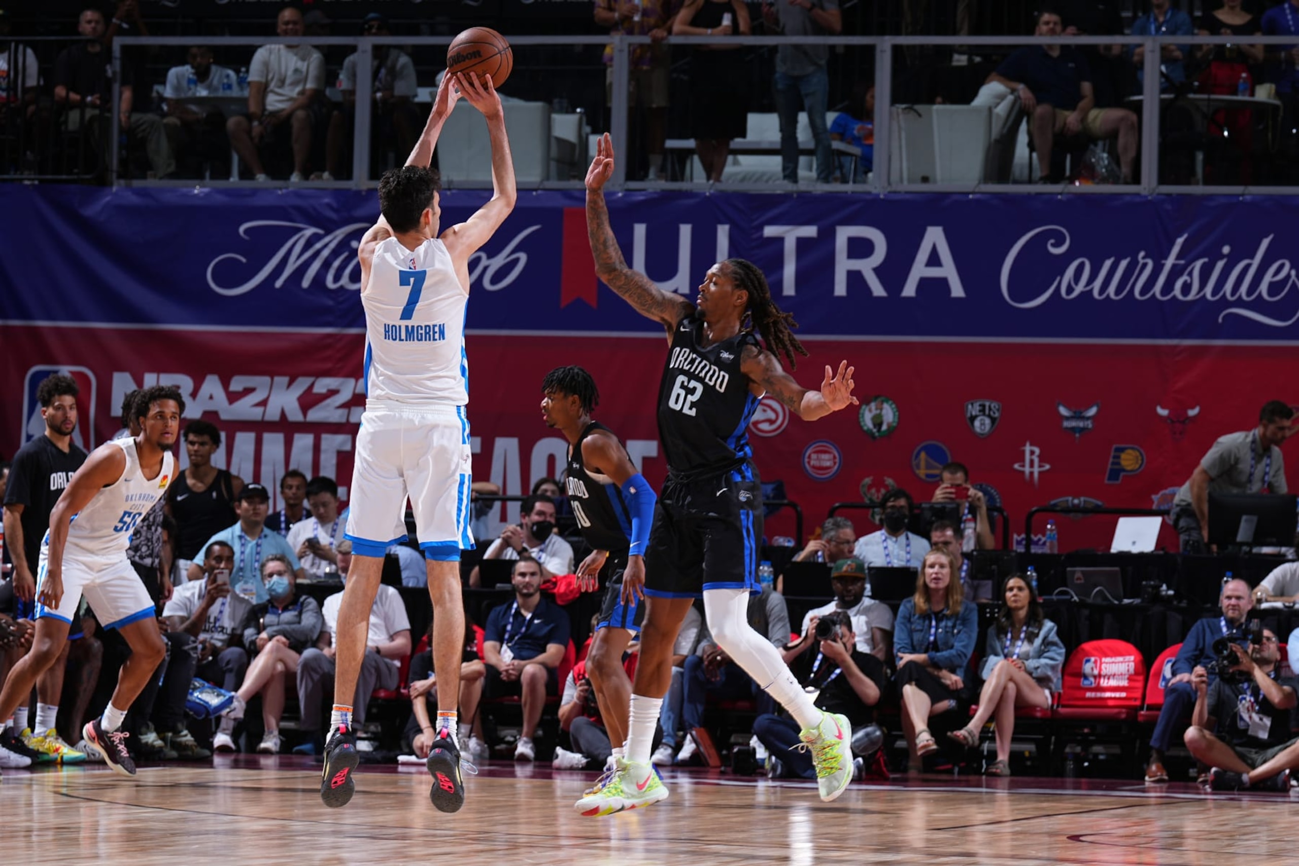 LAS VEGAS, NV - JULY 11: Chet Holmgren #7 of Oklahoma City Thunder shoots the ball during the game during the game against the Orlando Magic  during the 2022 Las Vegas Summer League on July 11, 2022 at the Thomas & Mack Center in Las Vegas, Nevada NOTE TO USER: User expressly acknowledges and agrees that, by downloading and/or using this Photograph, user is consenting to the terms and conditions of the Getty Images License Agreement. Mandatory Copyright Notice: Copyright 2022 NBAE (Photo by Garrett Ellwood/NBAE via Getty Images)