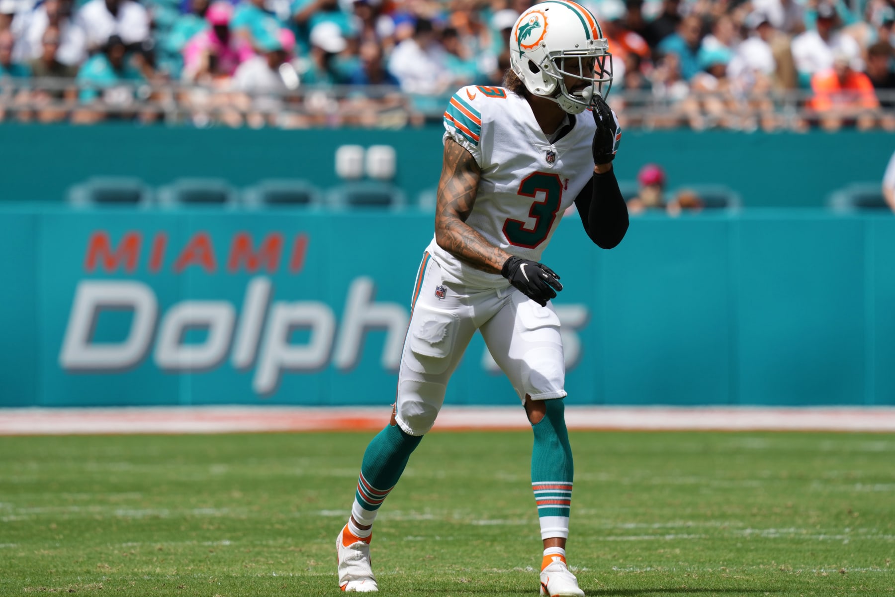 MIAMI GARDENS, FLORIDA - OCTOBER 03: Will Fuller #3 of the Miami Dolphins lines up against the Indianapolis Colts at Hard Rock Stadium on October 03, 2021 in Miami Gardens, Florida. (Photo by Mark Brown/Getty Images)