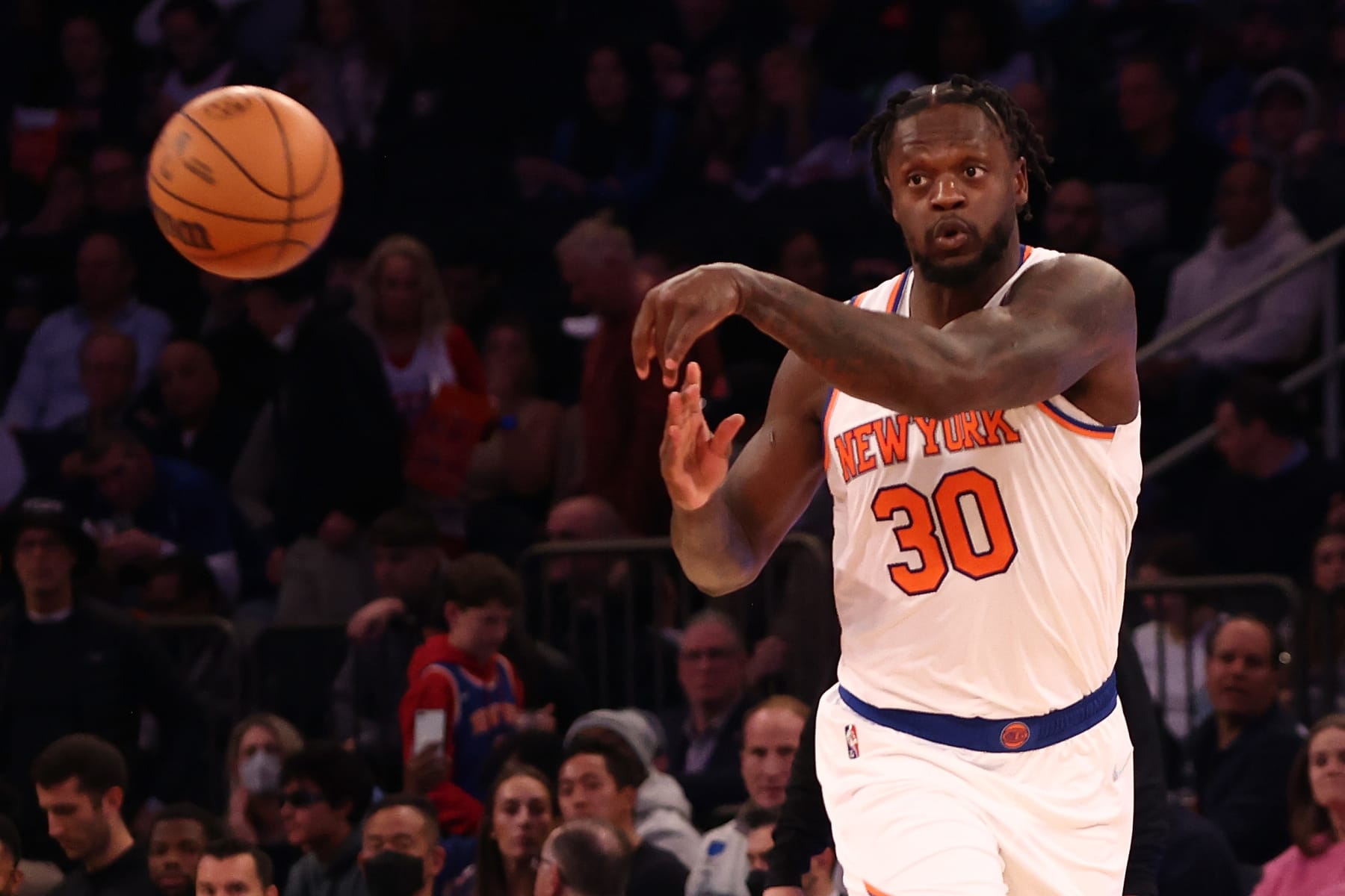 NEW YORK, NEW YORK - MARCH 30: Julius Randle #30 of the New York Knicks in action against the Charlotte Hornets at Madison Square Garden on March 30, 2022 in New York City. NOTE TO USER: User expressly acknowledges and agrees that, by downloading and or using this photograph, User is consenting to the terms and conditions of the Getty Images License Agreement. Charlotte Hornets defeated the New York Knicks 125-114. (Photo by Mike Stobe/Getty Images)
