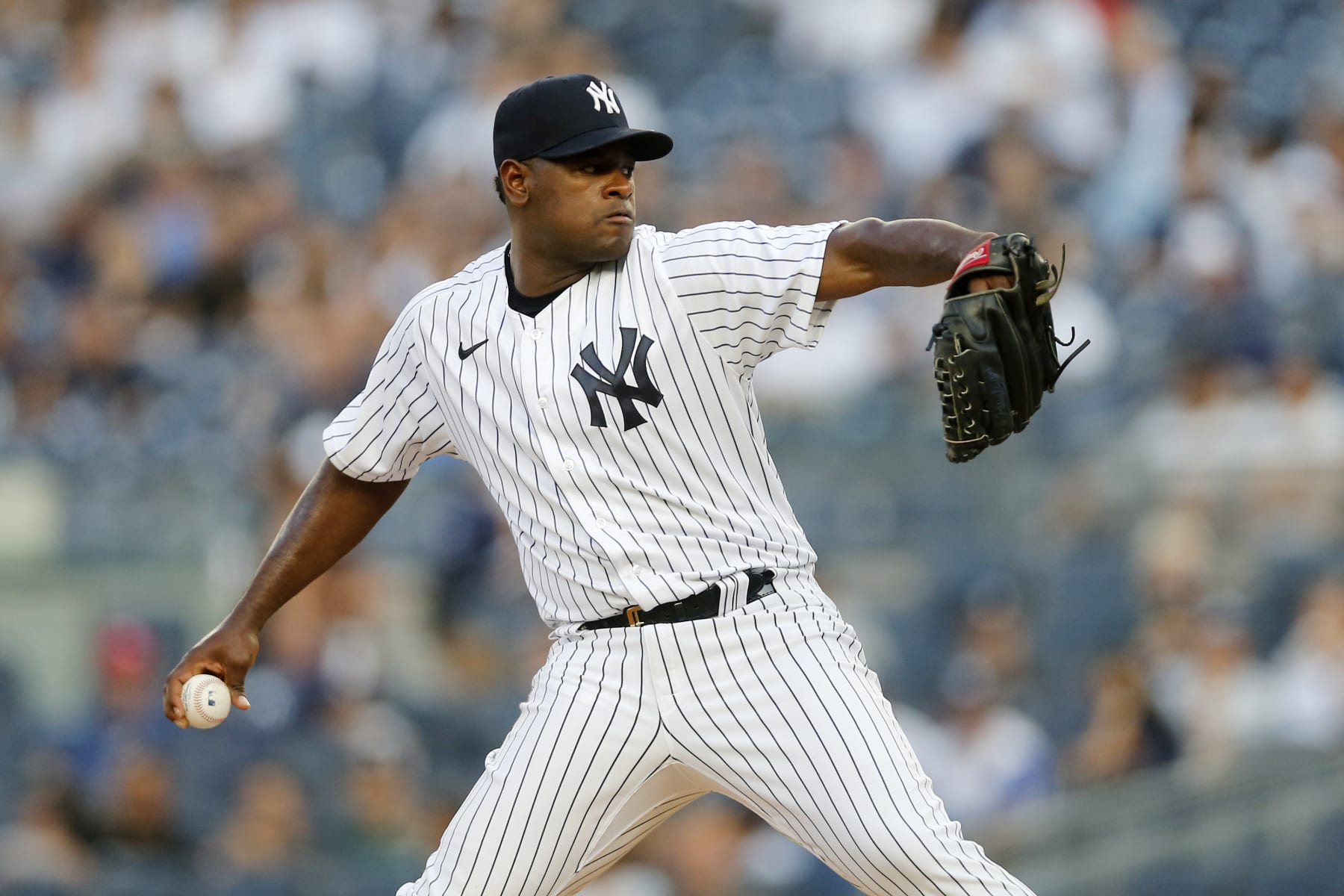 NEW YORK, NEW YORK - JULY 13:  Luis Severino #40 of the New York Yankees in action against the Cincinnati Reds at Yankee Stadium on July 13, 2022 in New York City. The Yankees defeated the Reds 7-6 in ten innings. (Photo by Jim McIsaac/Getty Images)