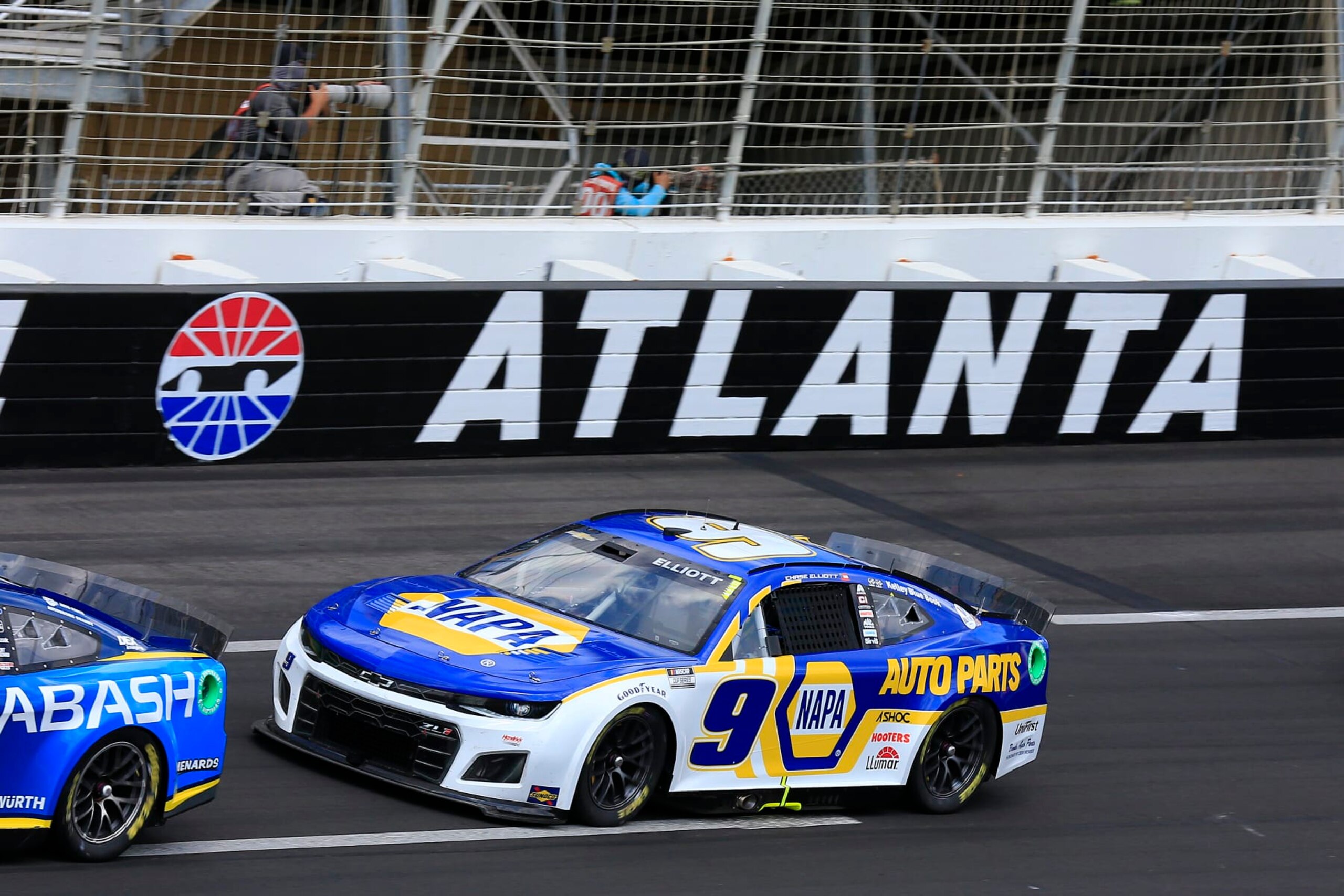 ATLANTA, GA - JULY 10: Chase Elliott (#9 Hendrick Motorsports NAPA Auto Parts Chevrolet) raves through Turn 4 during the 53rd Annual Quaker State 400 NASCAR race on July 10, 2022 at the Atlanta Motor Speedway in Hampton, Georgia.  (Photo by David J. Griffin/Icon Sportswire via Getty Images)