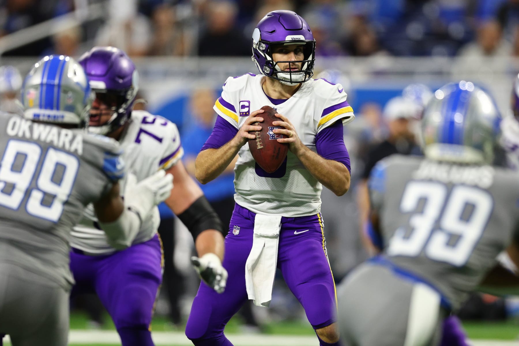 DETROIT, MICHIGAN - DECEMBER 05: Kirk Cousins #8 of the Minnesota Vikings plays against the Detroit Lions at Ford Field on December 05, 2021 in Detroit, Michigan. (Photo by Gregory Shamus/Getty Images)