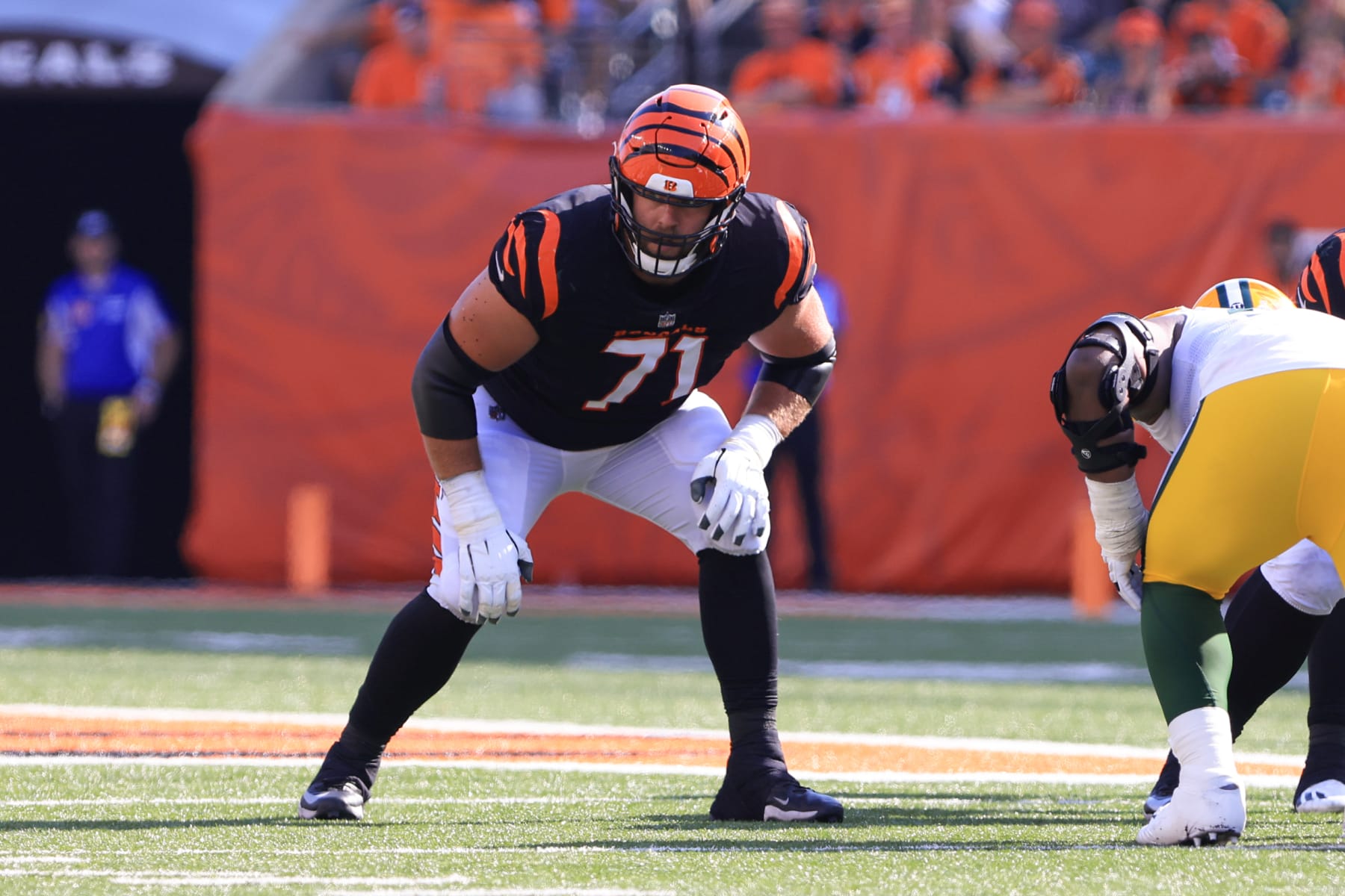CINCINNATI, OH - OCTOBER 10: Cincinnati Bengals offensive tackle Riley Reiff (71) lines up for a play during the game against the Green Bay Packers and the Cincinnati Bengals on October 10, 2021, at Paul Brown Stadium in Cincinnati, OH. (Photo by Ian Johnson/Icon Sportswire via Getty Images)