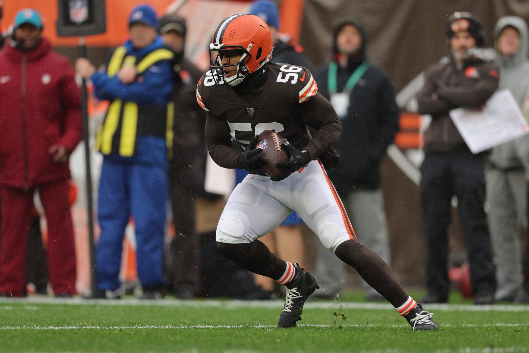 CLEVELAND, OHIO - NOVEMBER 21: Malcolm Smith #56 of the Cleveland Browns plays against the Detroit Lions at FirstEnergy Stadium on November 21, 2021 in Cleveland, Ohio. (Photo by Gregory Shamus/Getty Images)