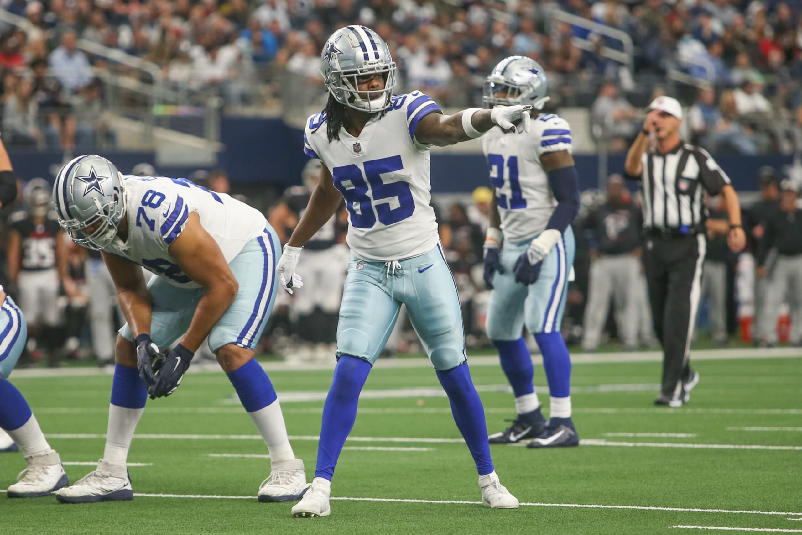 ARLINGTON, TX - NOVEMBER 14: Dallas Cowboys Wide Receiver Noah Brown (85) checks with the sideline judge during the game between the Dallas Cowboys and Atlanta Falcons on November 14, 2021 at AT&T Stadium in Arlington, TX. (Photo by George Walker/Icon Sportswire via Getty Images)
