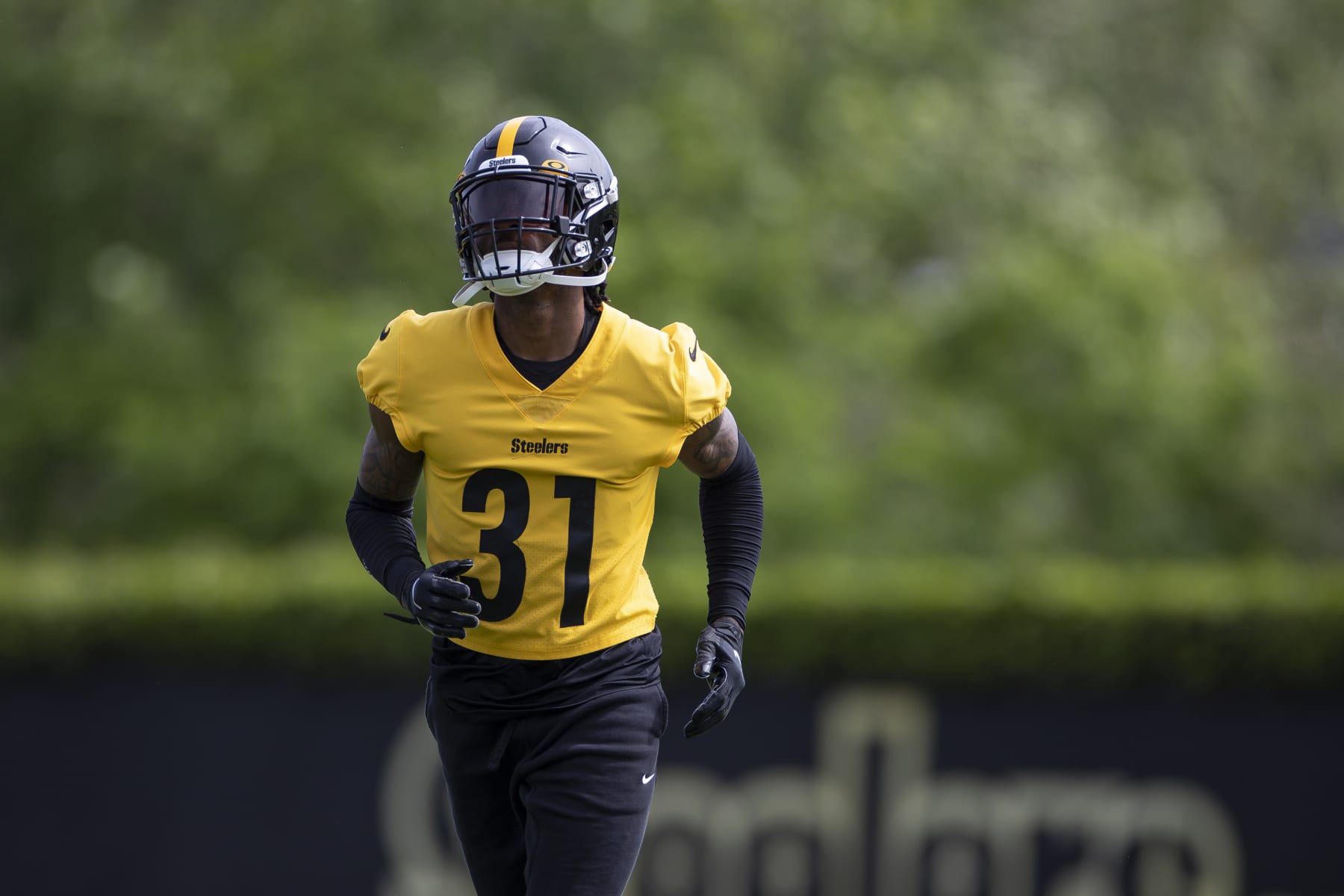 PITTSBURGH, PA - MAY 25: Pittsburgh Steelers cornerback Justin Layne (31) takes part in a drill during the team's OTA practice on May 25, 2022, at the Steelers Practice Facility in Pittsburgh, PA. (Photo by Brandon Sloter/Icon Sportswire via Getty Images)