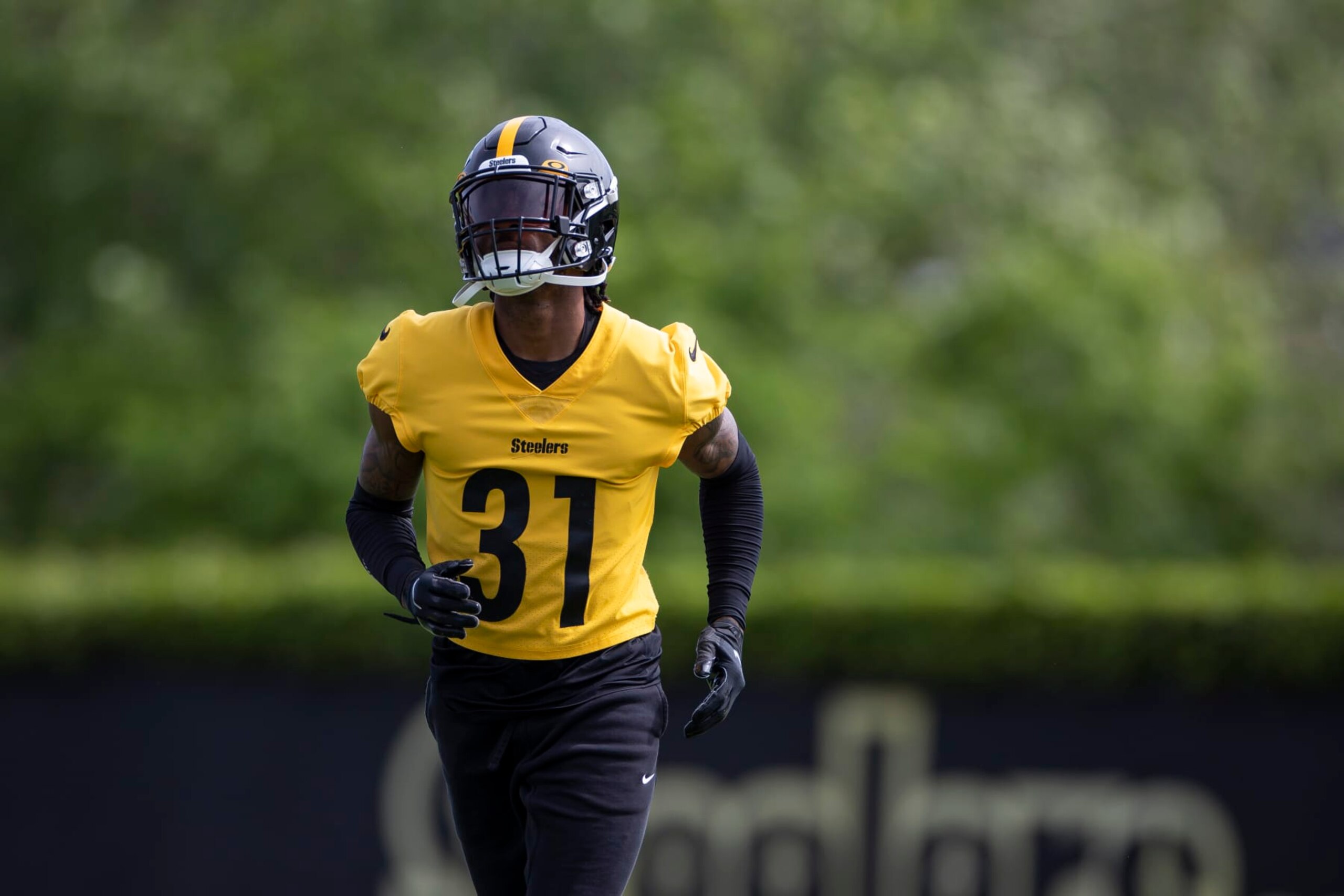 PITTSBURGH, PA - MAY 25: Pittsburgh Steelers cornerback Justin Layne (31) takes part in a drill during the team's OTA practice on May 25, 2022, at the Steelers Practice Facility in Pittsburgh, PA. (Photo by Brandon Sloter/Icon Sportswire via Getty Images)