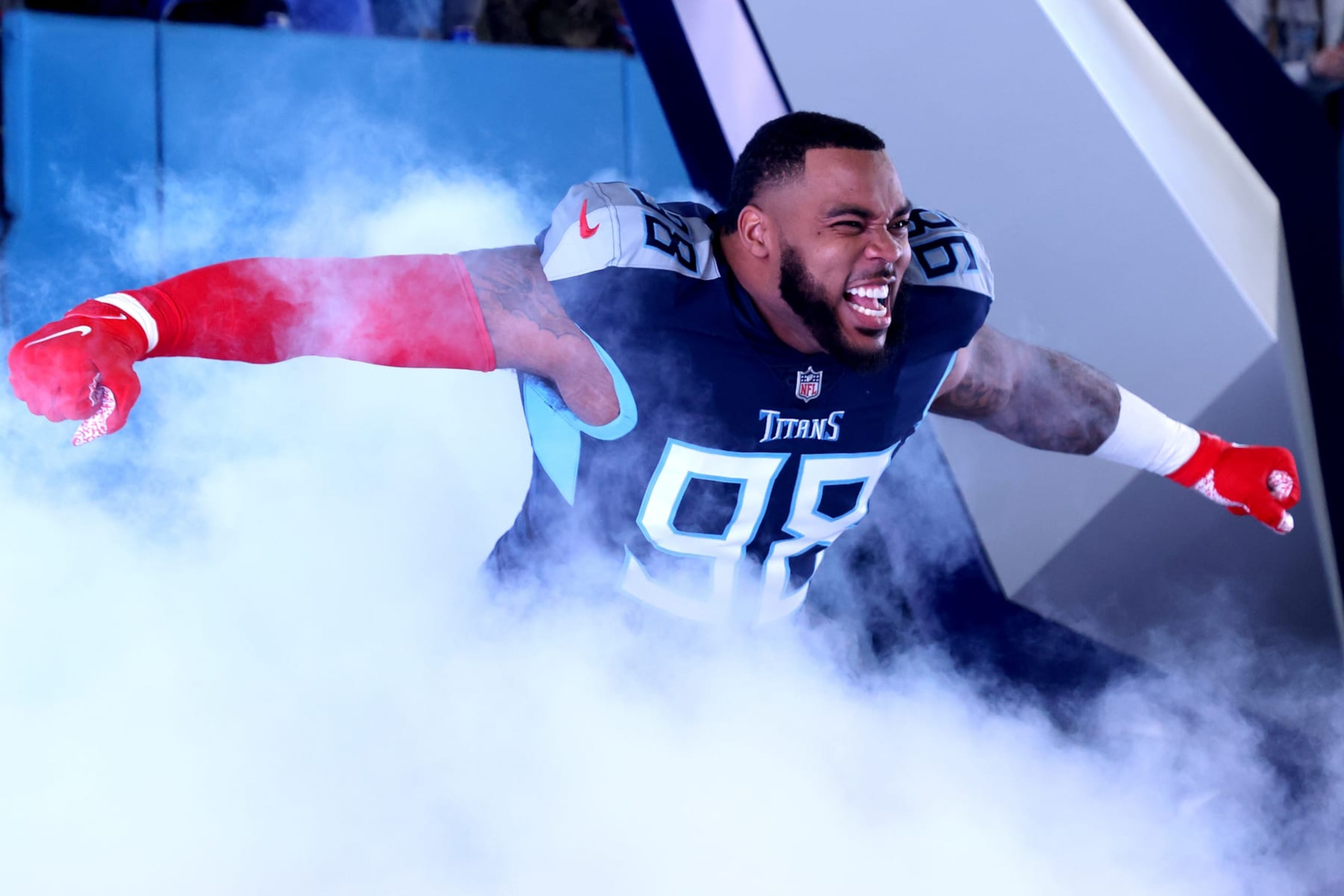 NASHVILLE, TENNESSEE - DECEMBER 23: Jeffery Simmons #98 of the Tennessee Titans enters the stadium before the game against the San Francisco 49ers at Nissan Stadium on December 23, 2021 in Nashville, Tennessee. (Photo by Dylan Buell/Getty Images) NASHVILLE, TENNESSEE - DECEMBER 23: Jeffery Simmons #98 of the Tennessee Titans enters the stadium before the game against the San Francisco 49ers at Nissan Stadium on December 23, 2021 in Nashville, Tennessee. (Photo by Dylan Buell/Getty Images)