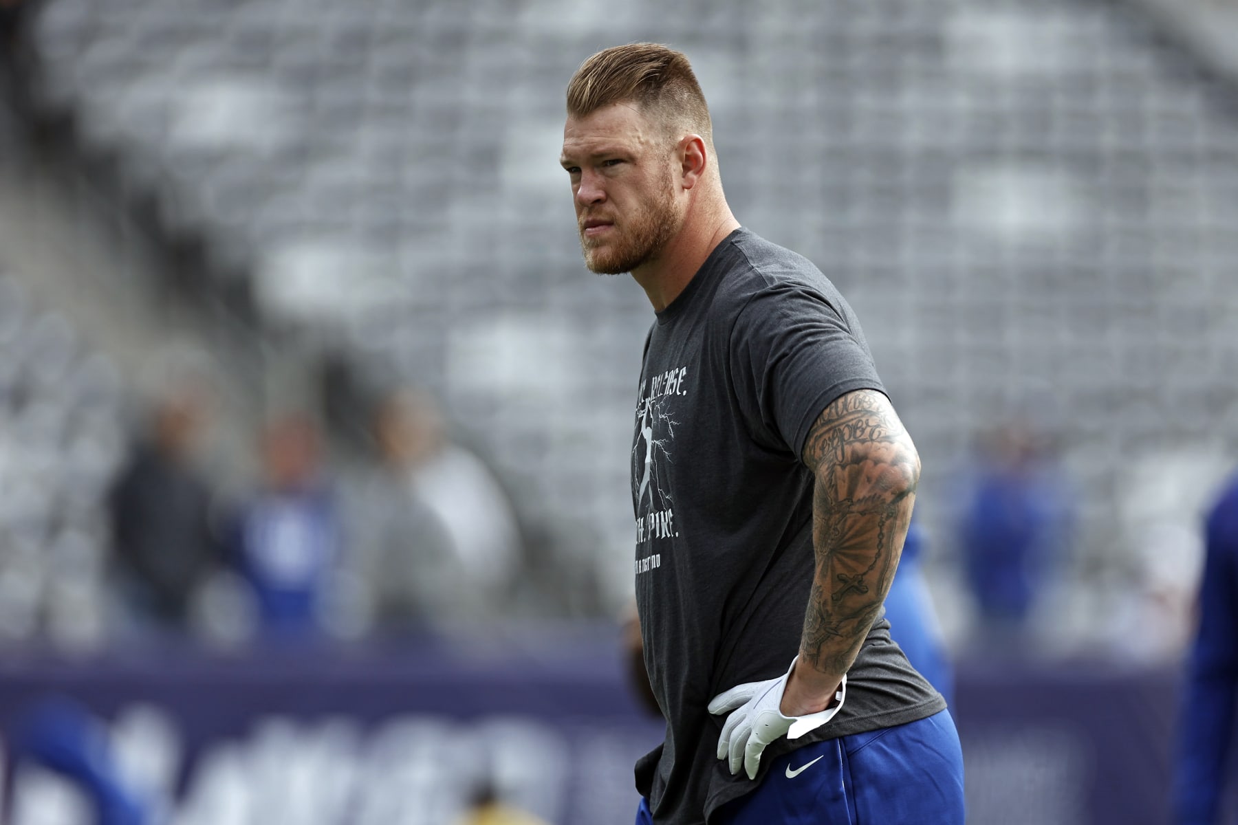 New York Giants tight end Kyle Rudolph (80) warms up before an NFL football game against the Carolina Panthers, Sunday, Oct. 24, 2021, in East Rutherford, N.J. (AP Photo/Adam Hunger)