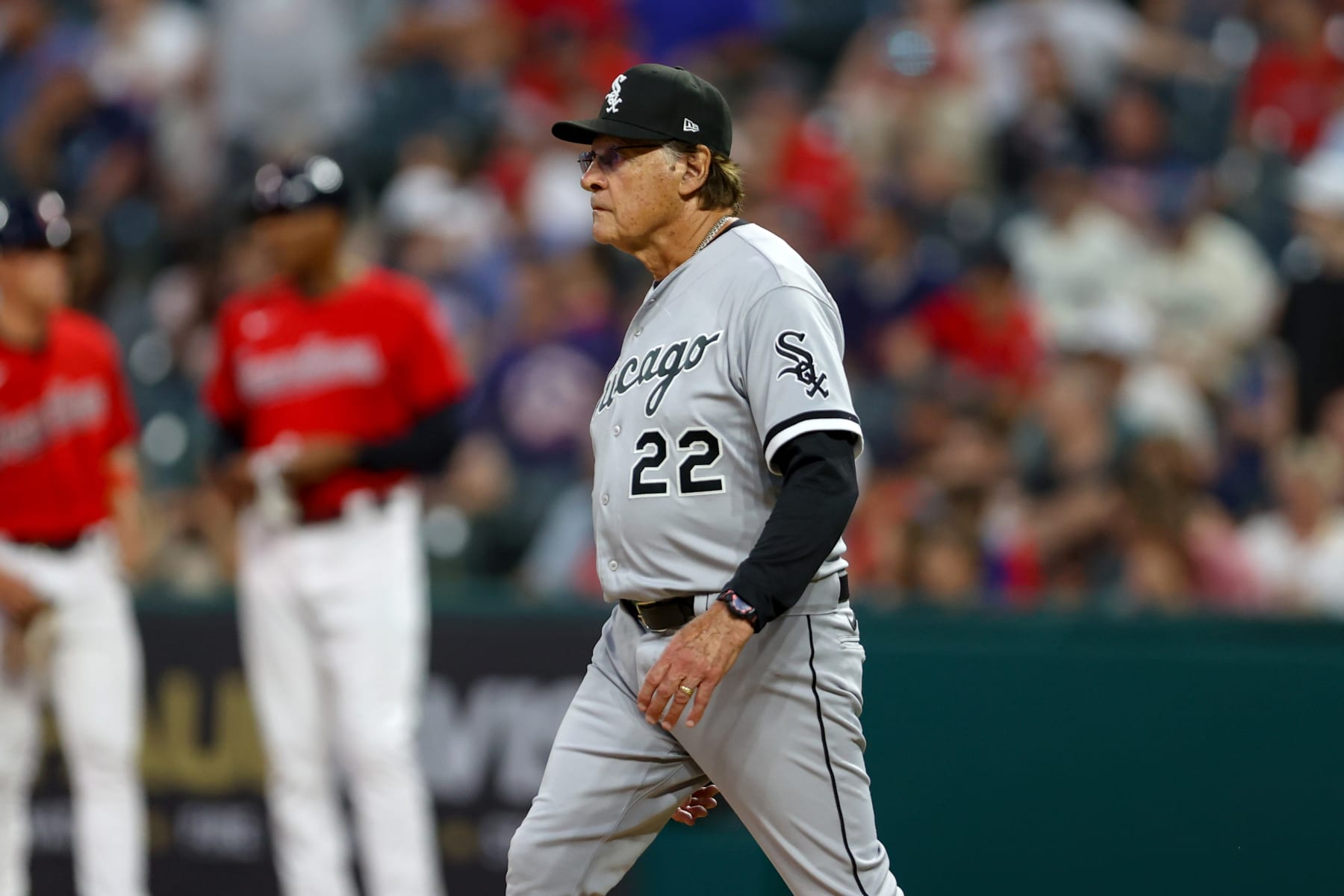 CLEVELAND, OH - JULY 12: Chicago White Sox manager Tony La Russa (22) makes his way to the mound to make a pitching change during the sixth inning of game 2 of the Major League doubleheader between the Chicago White Sox and Cleveland Guardians on July 12, 2022, at Progressive Field in Cleveland, OH. (Photo by Frank Jansky/Icon Sportswire via Getty Images)