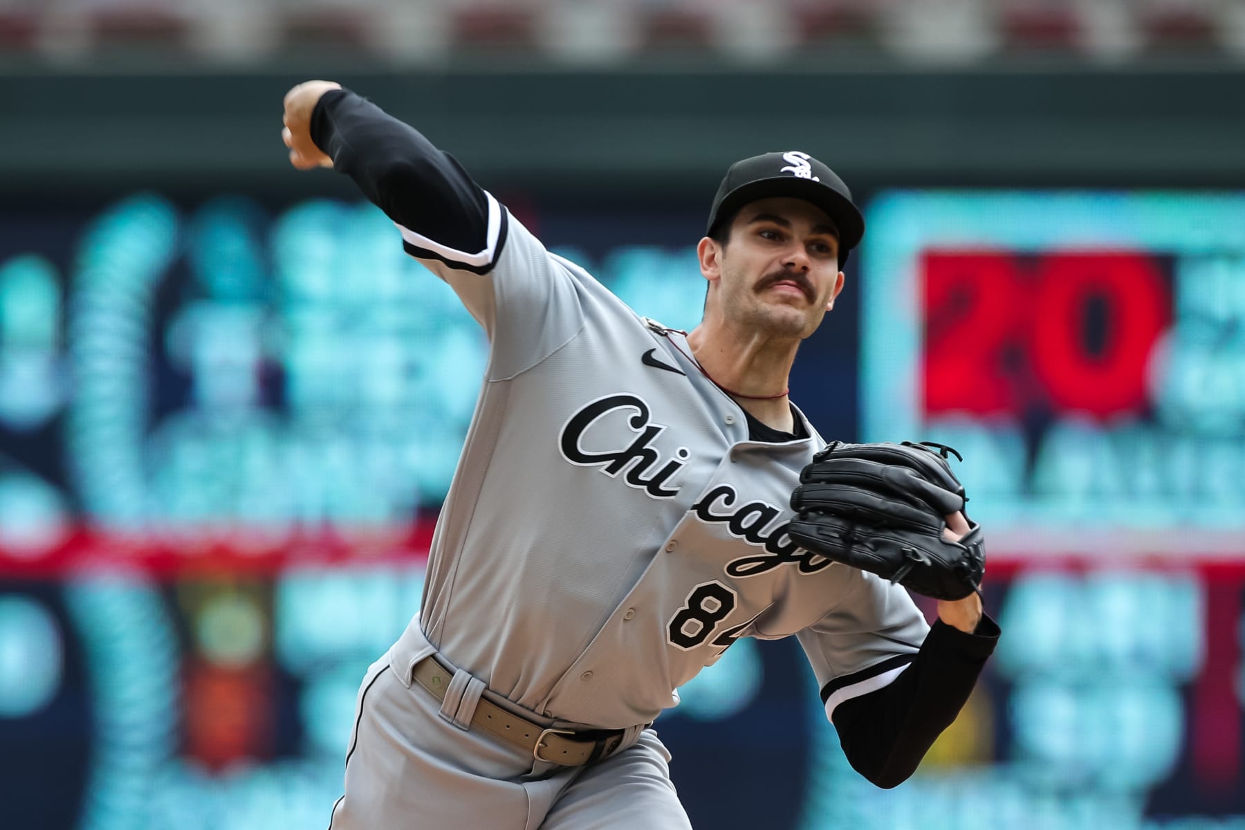 MINNEAPOLIS, MN - JULY 17: Dylan Cease #84 of the Chicago White Sox delivers a pitch against the Minnesota Twins in the first inning of the game at Target Field on July 17, 2022 in Minneapolis, Minnesota. (Photo by David Berding/Getty Images)