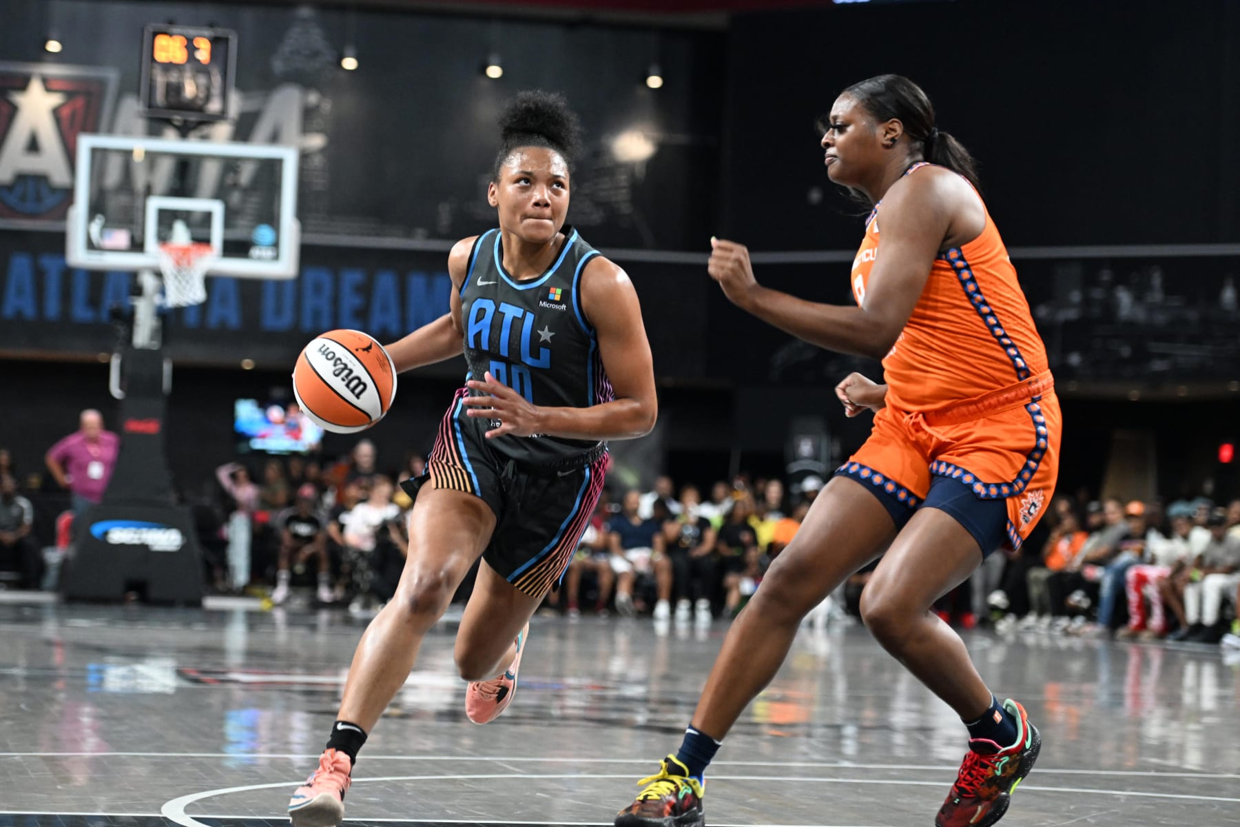 COLLEGE PARK, GA - JULY 15: Naz Hillmon #00 of the Atlanta Dream drives to the basket during the game against the Connecticut Sun on July 15, 2022 at Gateway Center Arena in College Park, Georgia.  NOTE TO USER: User expressly acknowledges and agrees that, by downloading and/or using this Photograph, user is consenting to the terms and conditions of the Getty Images License Agreement. Mandatory Copyright Notice: Copyright 2022 NBAE (Photo by Adam Hagy/NBAE via Getty Images)