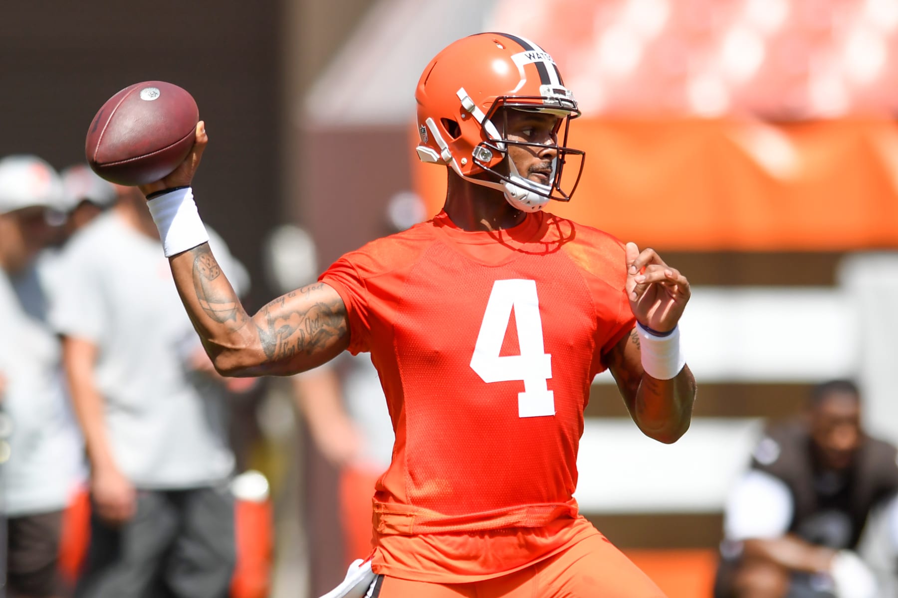 CLEVELAND, OH - JUNE 16: Deshaun Watson #4 of the Cleveland Browns throws a pass during the Cleveland Browns mandatory minicamp at FirstEnergy Stadium on June 16, 2022 in Cleveland, Ohio. (Photo by Nick Cammett/Diamond Images via Getty Images)