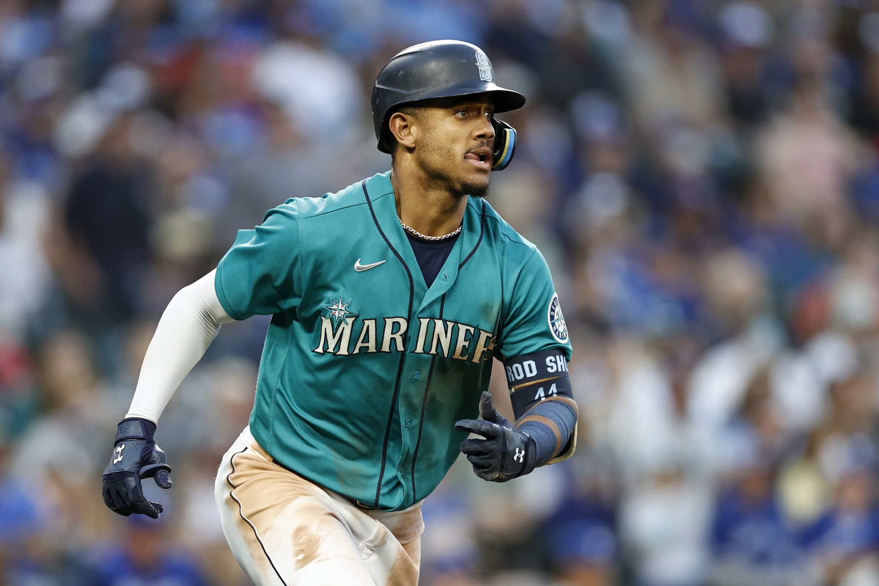 SEATTLE, WASHINGTON - JULY 08: Julio Rodriguez #44 of the Seattle Mariners runs to first base during the fourth inning against the Toronto Blue Jays at T-Mobile Park on July 08, 2022 in Seattle, Washington. (Photo by Steph Chambers/Getty Images)