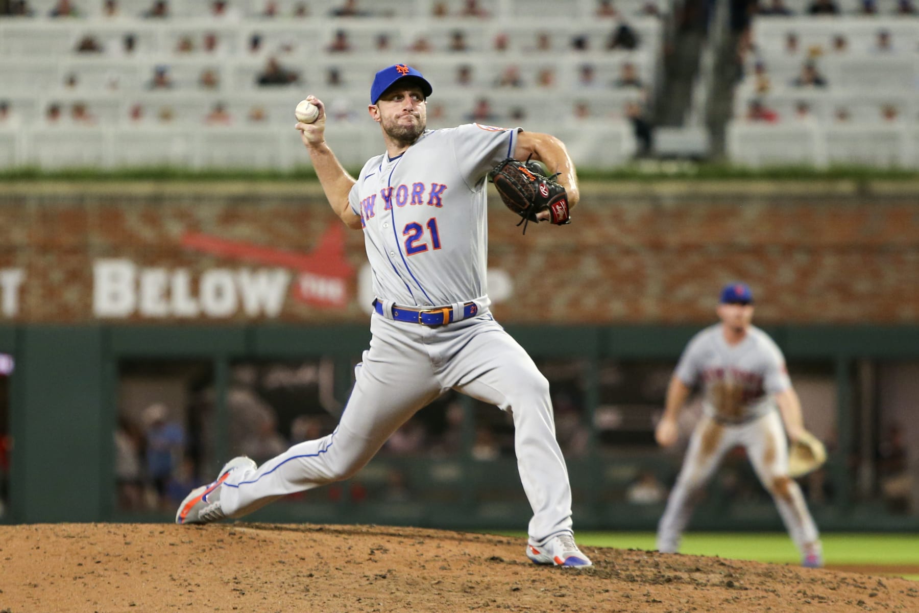 ATLANTA, GA - JULY 11: Max Scherzer #21 of the New York Mets pitches against the Atlanta Braves in the sixth inning at Truist Park on July 11, 2022 in Atlanta, Georgia. (Photo by Brett Davis/Getty Images)