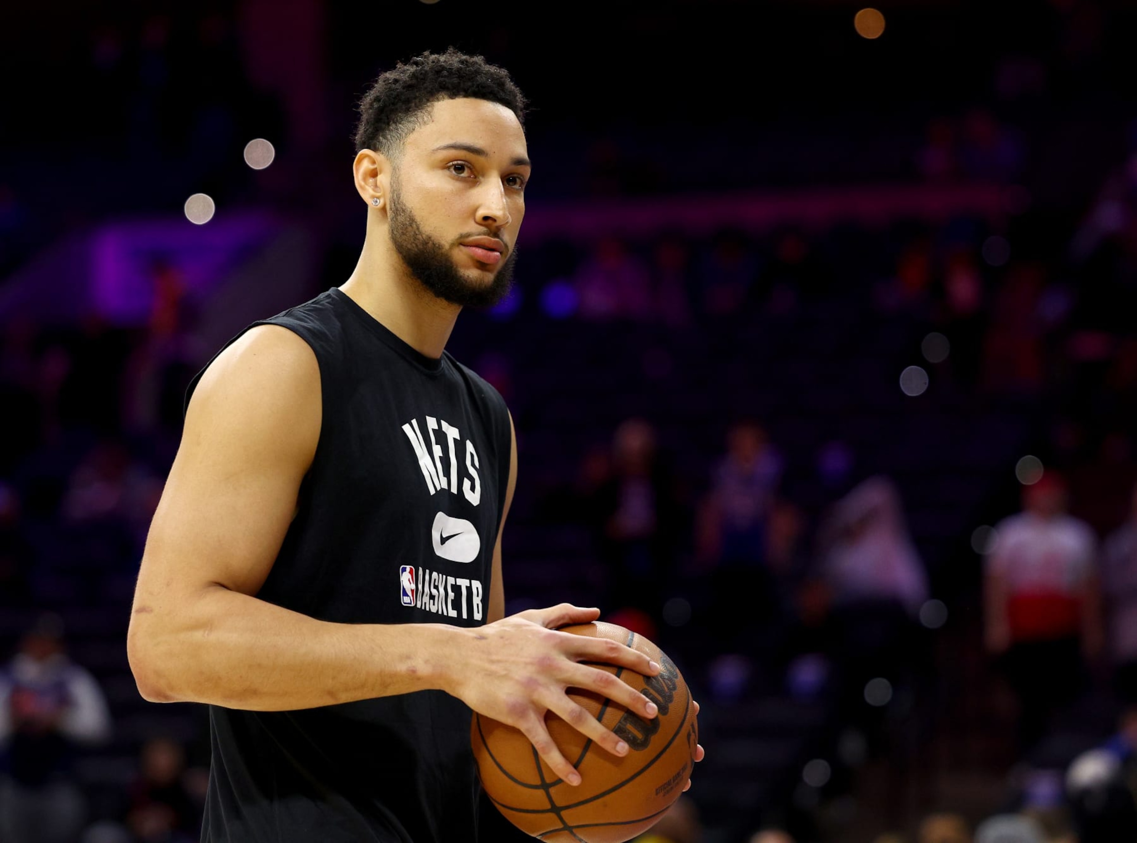 PHILADELPHIA, PENNSYLVANIA - MARCH 10: Ben Simmons #10 of the Brooklyn Nets warms up before the game against the Philadelphia 76ers at Wells Fargo Center on March 10, 2022 in Philadelphia, Pennsylvania. NOTE TO USER: User expressly acknowledges and agrees that, by downloading and or using this photograph, User is consenting to the terms and conditions of the Getty Images License Agreement. (Photo by Elsa/Getty Images) PHILADELPHIA, PENNSYLVANIA - MARCH 10: Ben Simmons #10 of the Brooklyn Nets warms up before the game against the Philadelphia 76ers at Wells Fargo Center on March 10, 2022 in Philadelphia, Pennsylvania. NOTE TO USER: User expressly acknowledges and agrees that, by downloading and or using this photograph, User is consenting to the terms and conditions of the Getty Images License Agreement. (Photo by Elsa/Getty Images)