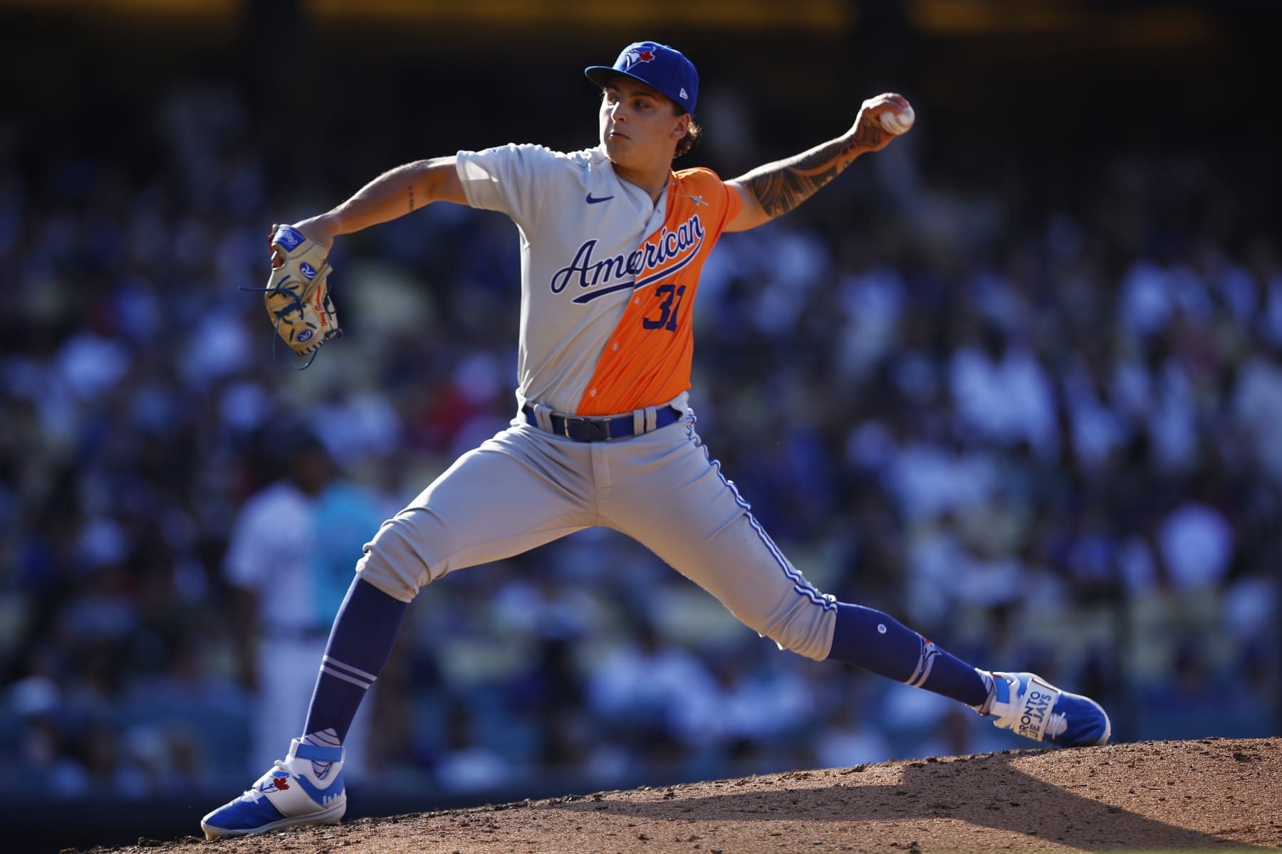 LOS ANGELES, CALIFORNIA - JULY 16: Ricky Tiedemann #31 of the American League pitches during the SiriusXM All-Star Futures Game against the National League at Dodger Stadium on July 16, 2022 in Los Angeles, California. (Photo by Ronald Martinez/Getty Images)