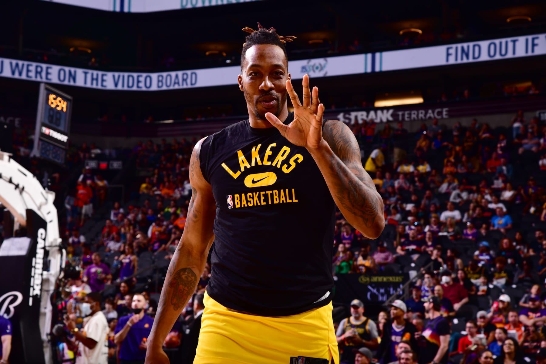 PHOENIX, AZ - APRIL 5: Dwight Howard #39 of the Los Angeles Lakers walks on to the court before the game against the Phoenix Suns on April 5, 2022 at Footprint Center in Phoenix, Arizona. NOTE TO USER: User expressly acknowledges and agrees that, by downloading and or using this photograph, user is consenting to the terms and conditions of the Getty Images License Agreement. Mandatory Copyright Notice: Copyright 2022 NBAE (Photo by Barry Gossage/NBAE via Getty Images)