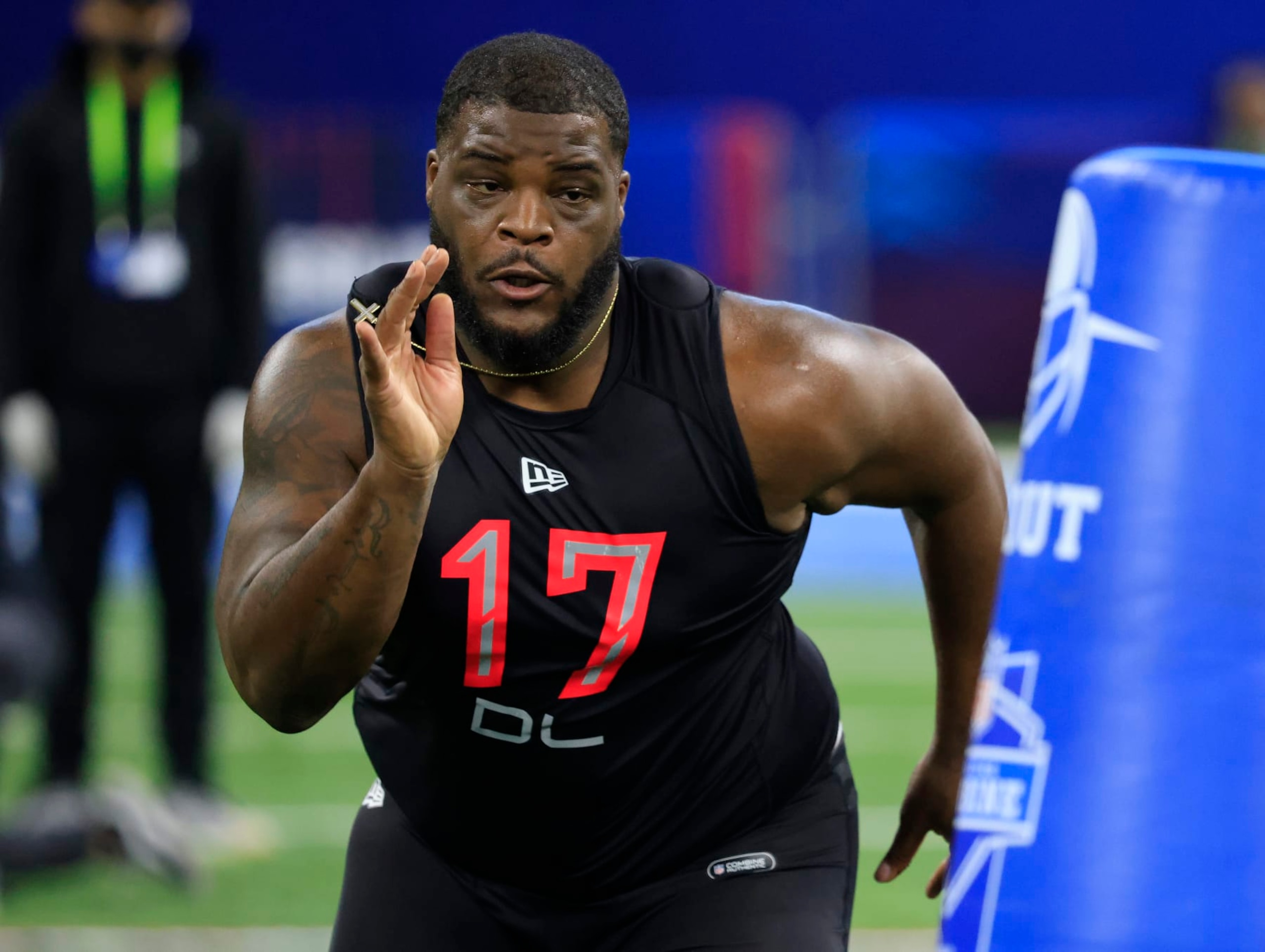INDIANAPOLIS, INDIANA - MARCH 05: Marquan Mccall #DL17 of the Kentucky Wildcats runs a drill during the NFL Combine during the NFL Combine at Lucas Oil Stadium on March 05, 2022 in Indianapolis, Indiana. (Photo by Justin Casterline/Getty Images)